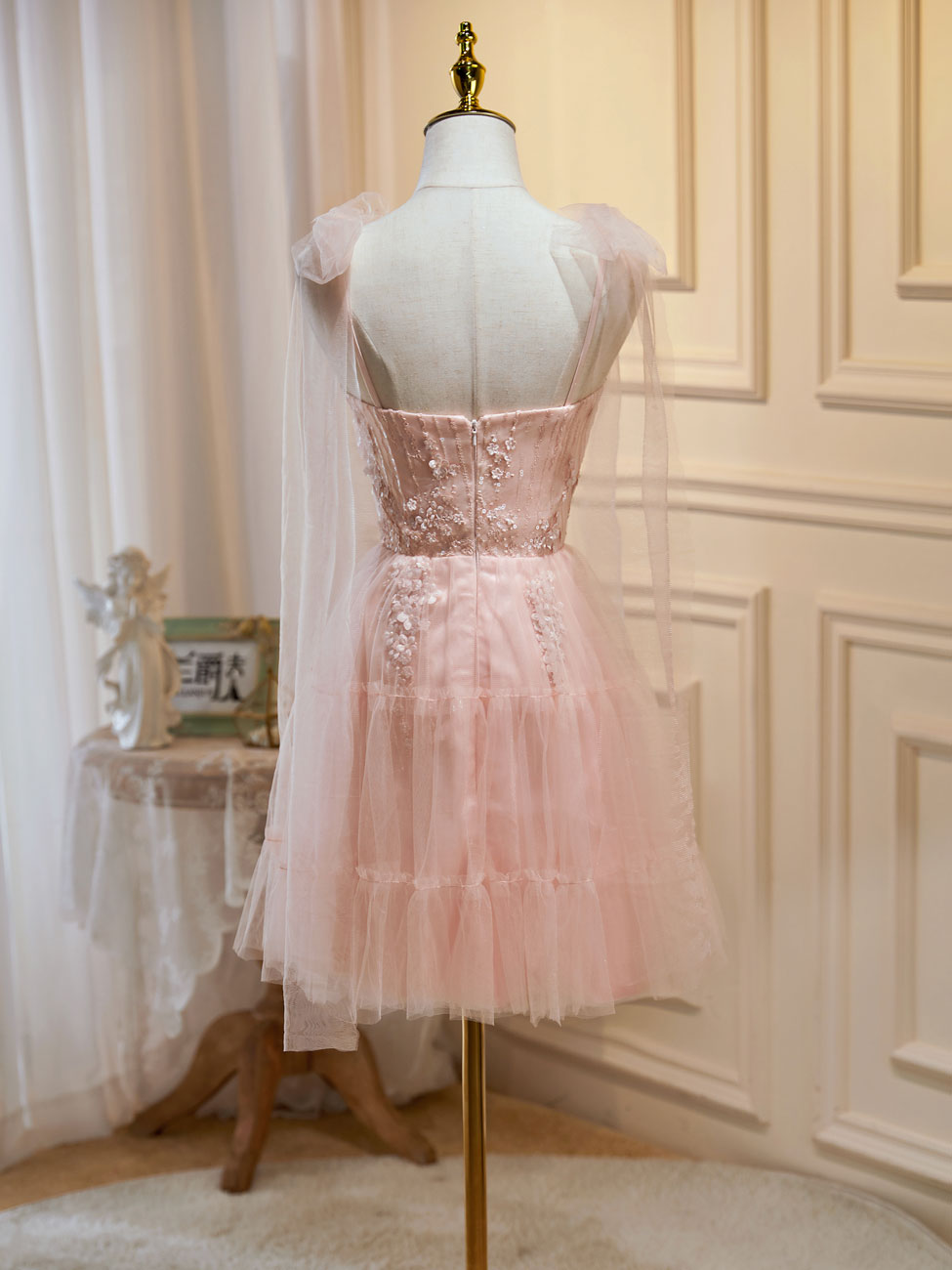 Sweetheart Neckline A-Line Pink Short Prom Dress with Lace Applique Beading - Elegant Formal Homecoming Dress for Teens, Perfect for Dances, Parties & Special Occasions