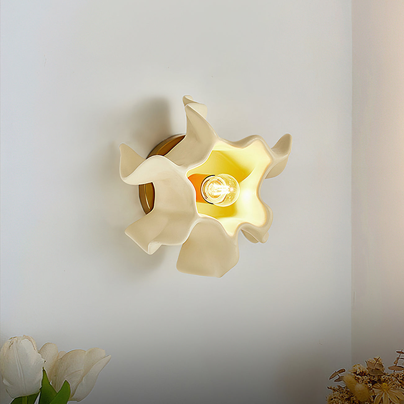 Fleur Eclat Wall Light - Modern Crystal Sconce Lighting for Bedroom, Living Room & Hallway - Elegant Home Decor & Ambient Lighting Solution