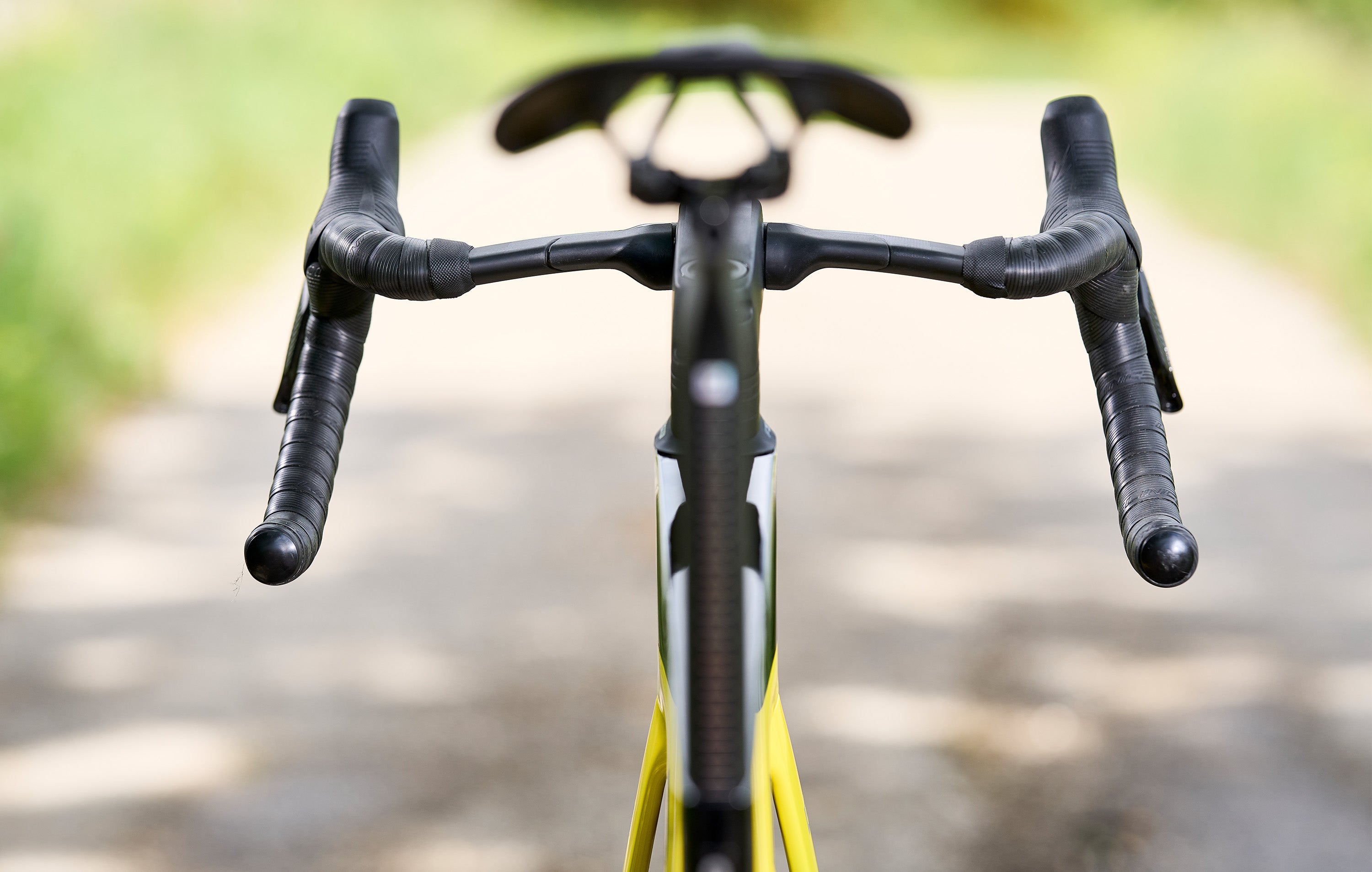 SRAM Red AXS Carbon Road Bike - Polygon Helios A0 | Lightweight & High-Performance for Racing & Endurance | Perfect for Competitive Cyclists & Long-Distance Rides