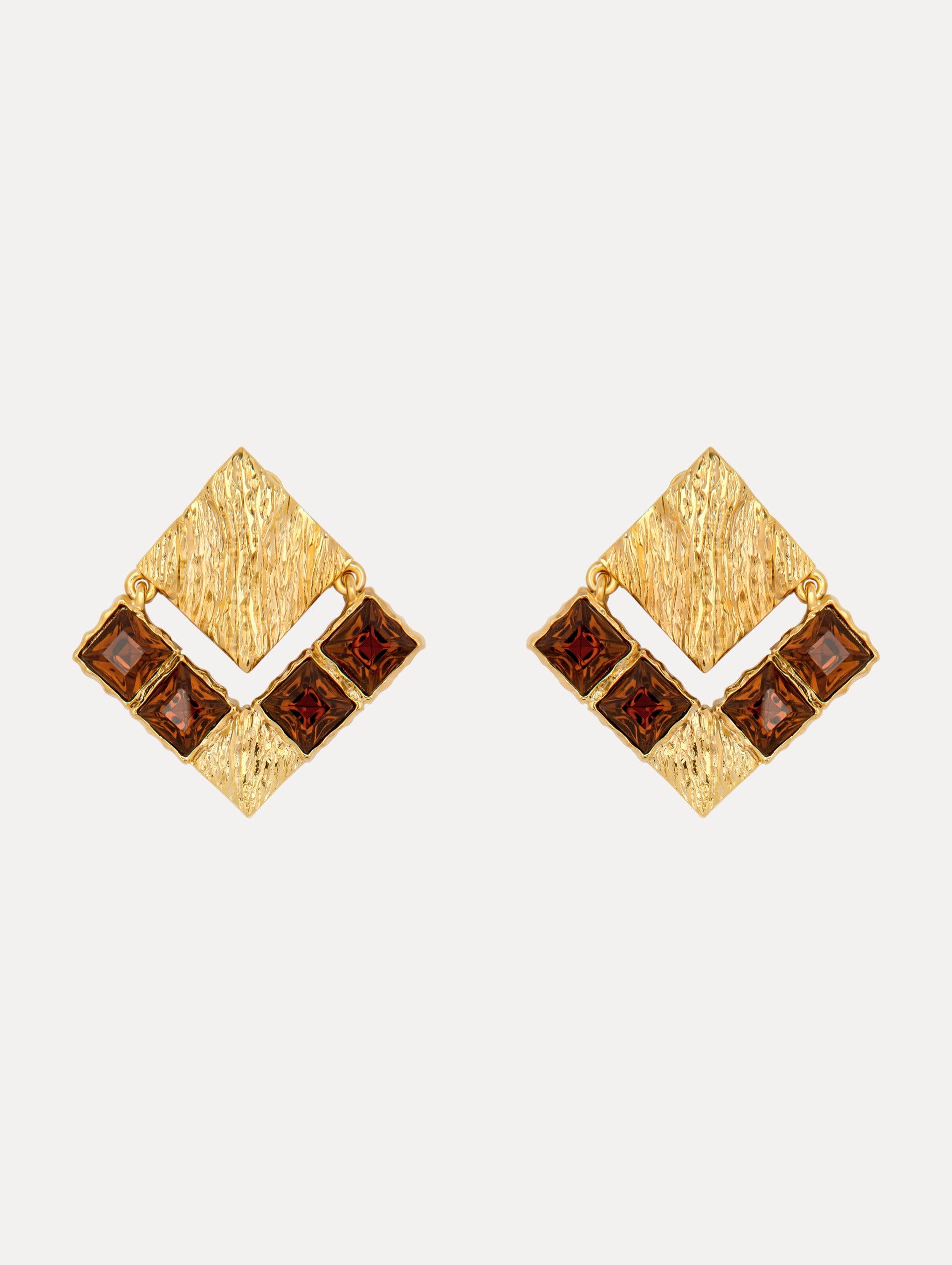 Textured Metal Tartan Clip-On Earrings for Women - Fashionable Scottish Plaid Design - Perfect for Parties, Weddings & Everyday Wear