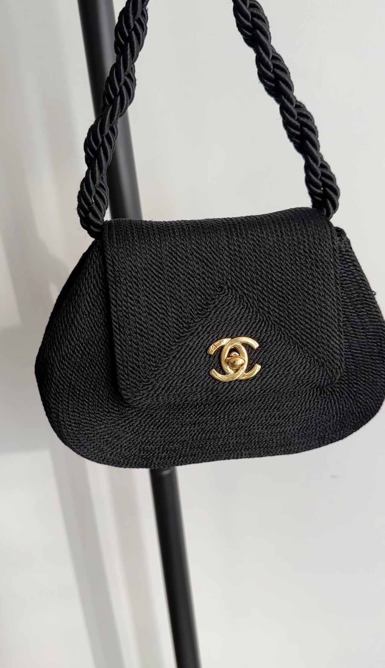Chanel Vintage 1997 Limited Edition Black Leather CC Turn Lock Shoulder Bag - Perfect for Evening Events & Luxury Collectors