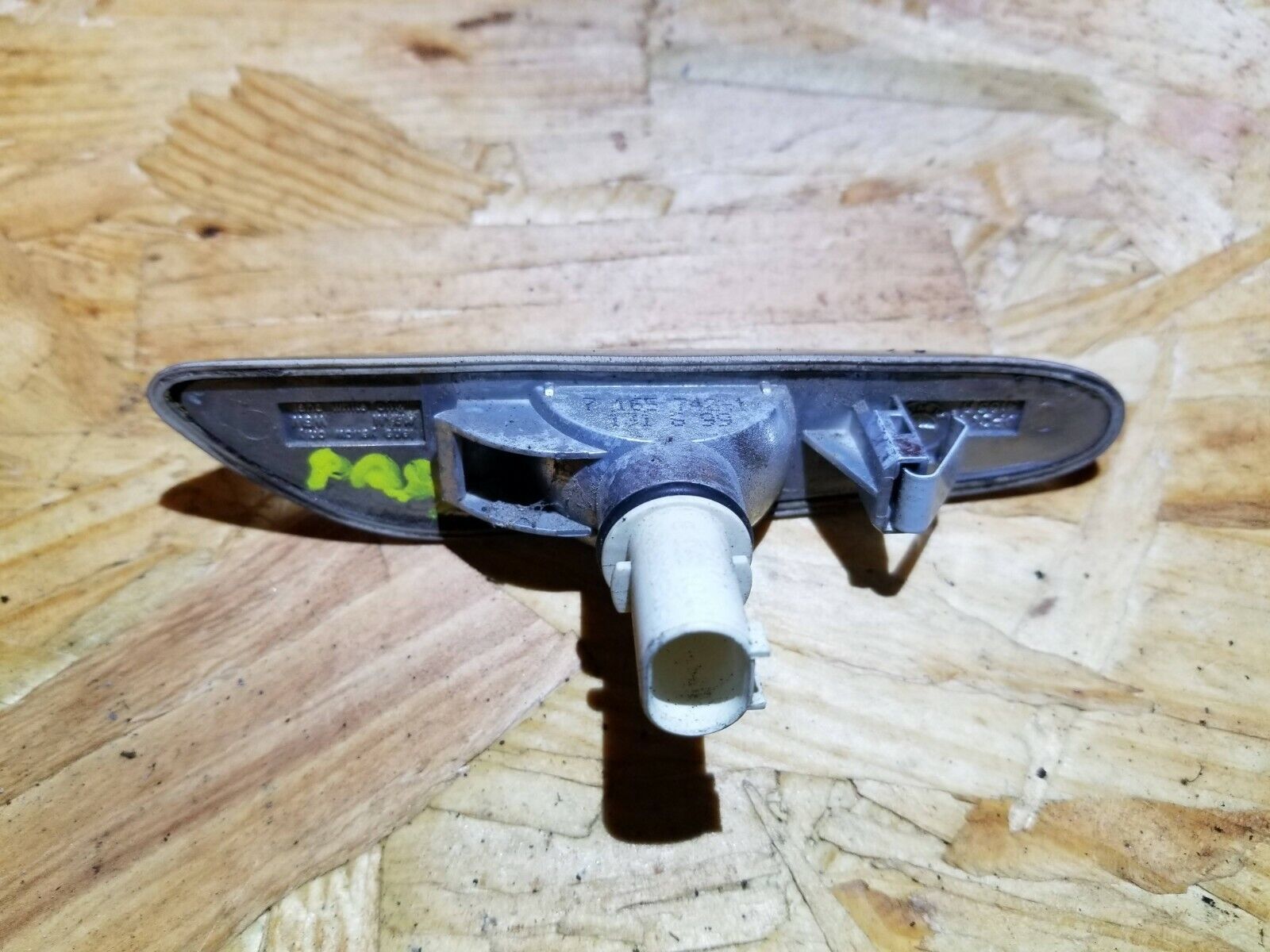 2004-2007 BMW 530xi E60 Front Passenger Side Fender Turn Signal Light - OEM Replacement Part - Perfect for DIY Car Repair & Auto Lighting Upgrade