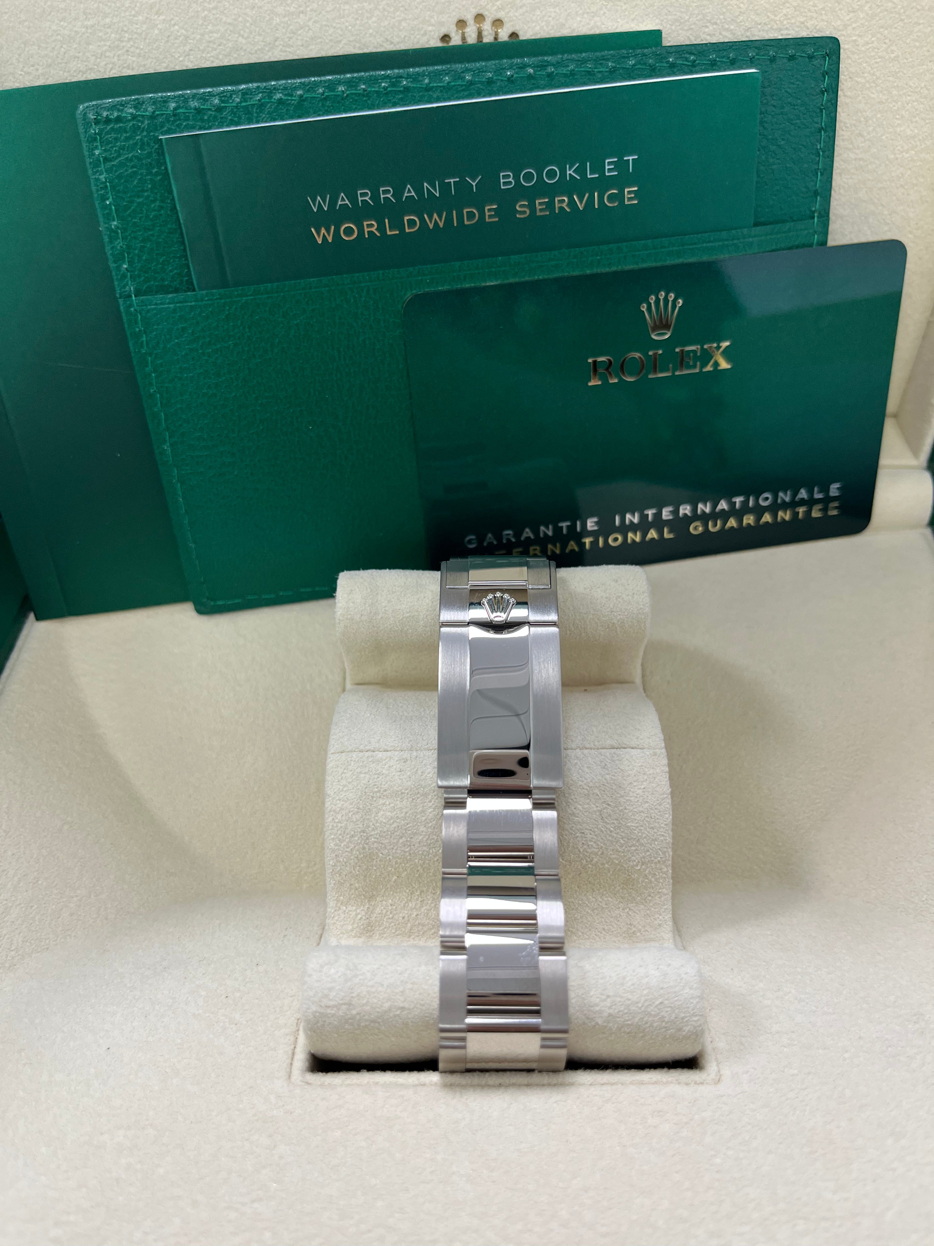 Rolex Daytona 40mm White Gold Cosmograph Watch with Blue Index Dial (Ref# 116509) - Luxury Men's Chronograph for Business, Racing & Special Occasions