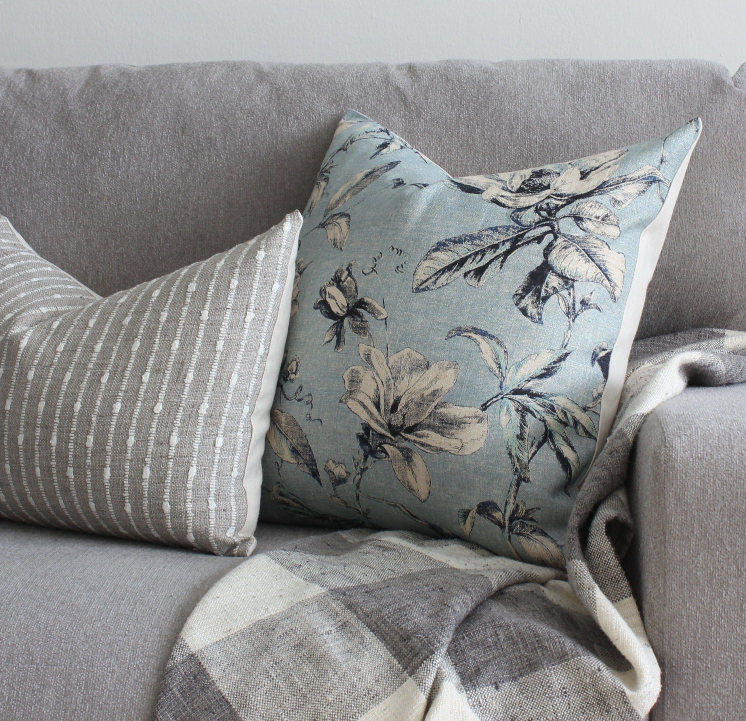 Premium Brooklyn Pillow Cover - Soft & Stylish Decorative Pillowcase for Couch, Bedroom, Living Room - Perfect for Home Decor, Gifts & Cozy Comfort