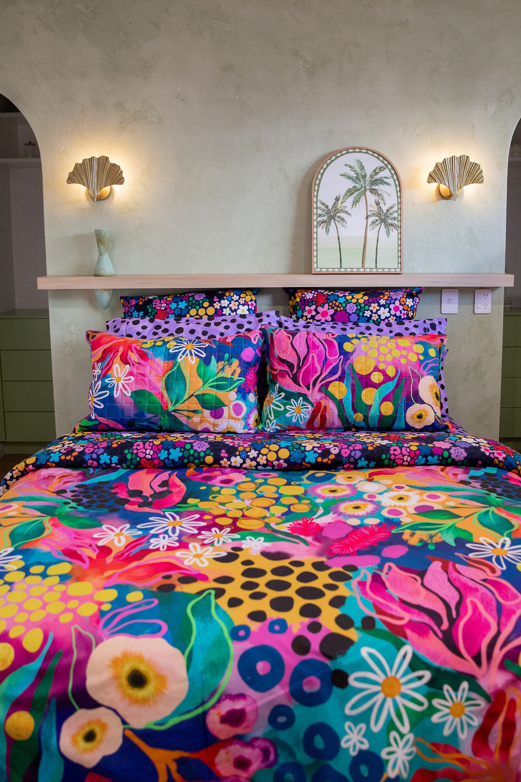 Kasey Rainbow Matilda Quilt Cover Set - Soft & Stylish Bedding for Cozy Nights - Perfect for Master Bedrooms, Guest Rooms & Dorm Decor