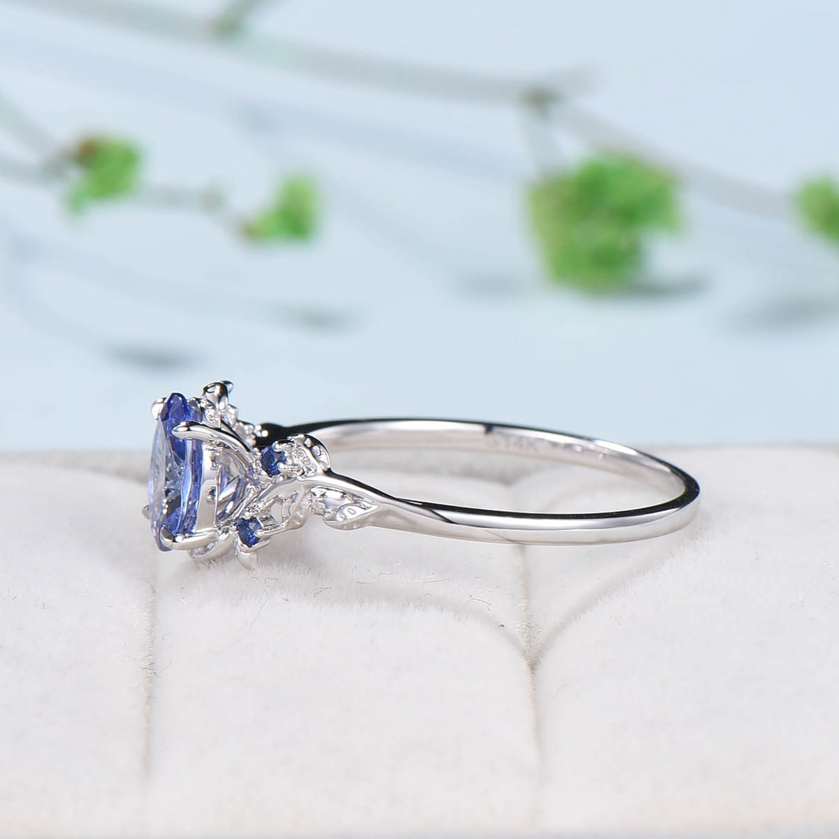 Vintage Blue Tanzanite Engagement Ring for Women - Unique Twig & Leaf Cluster Wedding Band, Nature Inspired Branch Ring - Perfect for Proposal, Anniversary Gift & Boho Bridal Jewelry