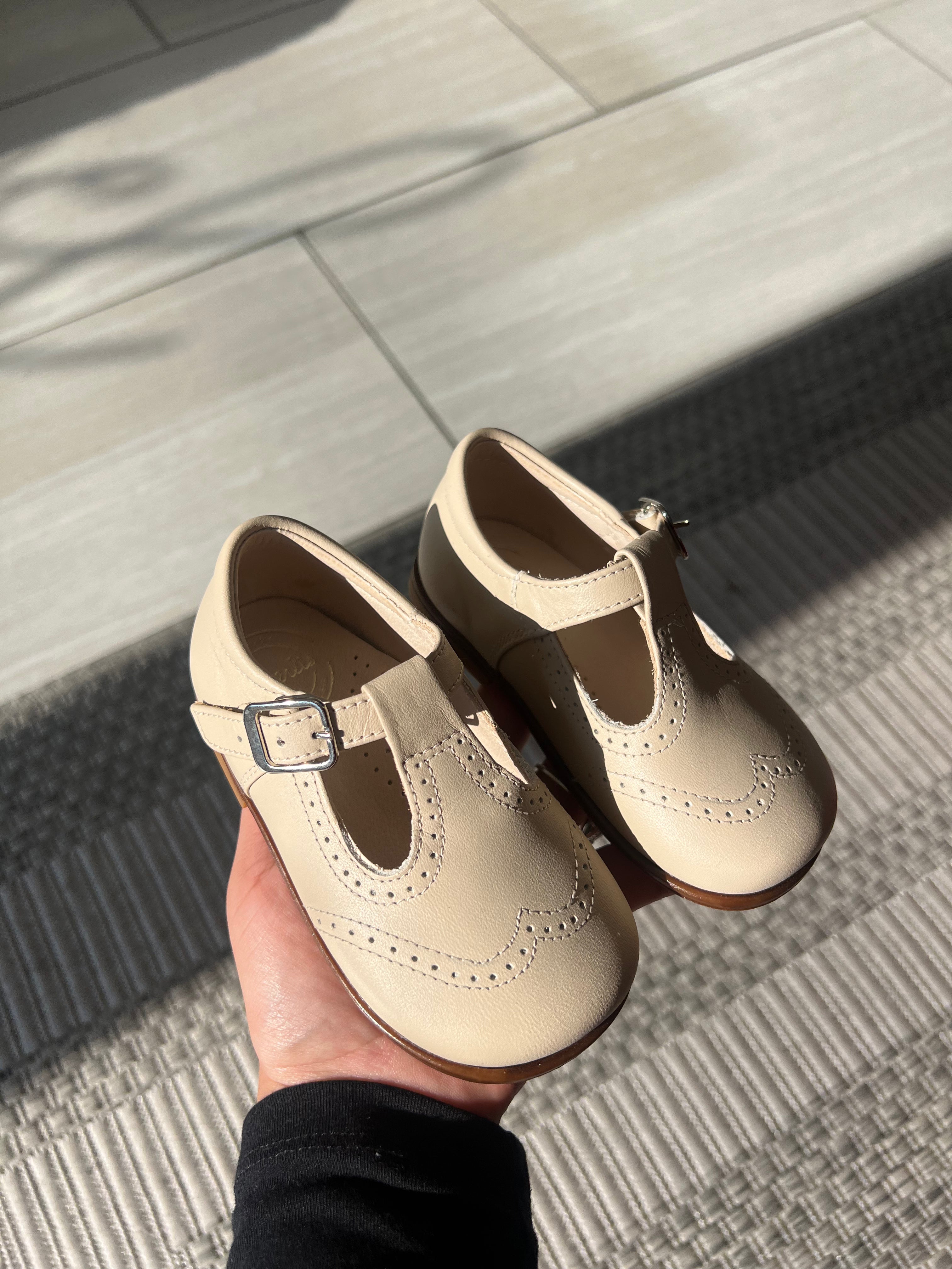 Beberlis Genuine Leather Wingtip Baby Shoes – Classic & Stylish First Walkers for Boys & Girls – Perfect for Special Occasions, Christenings & Photo Shoots