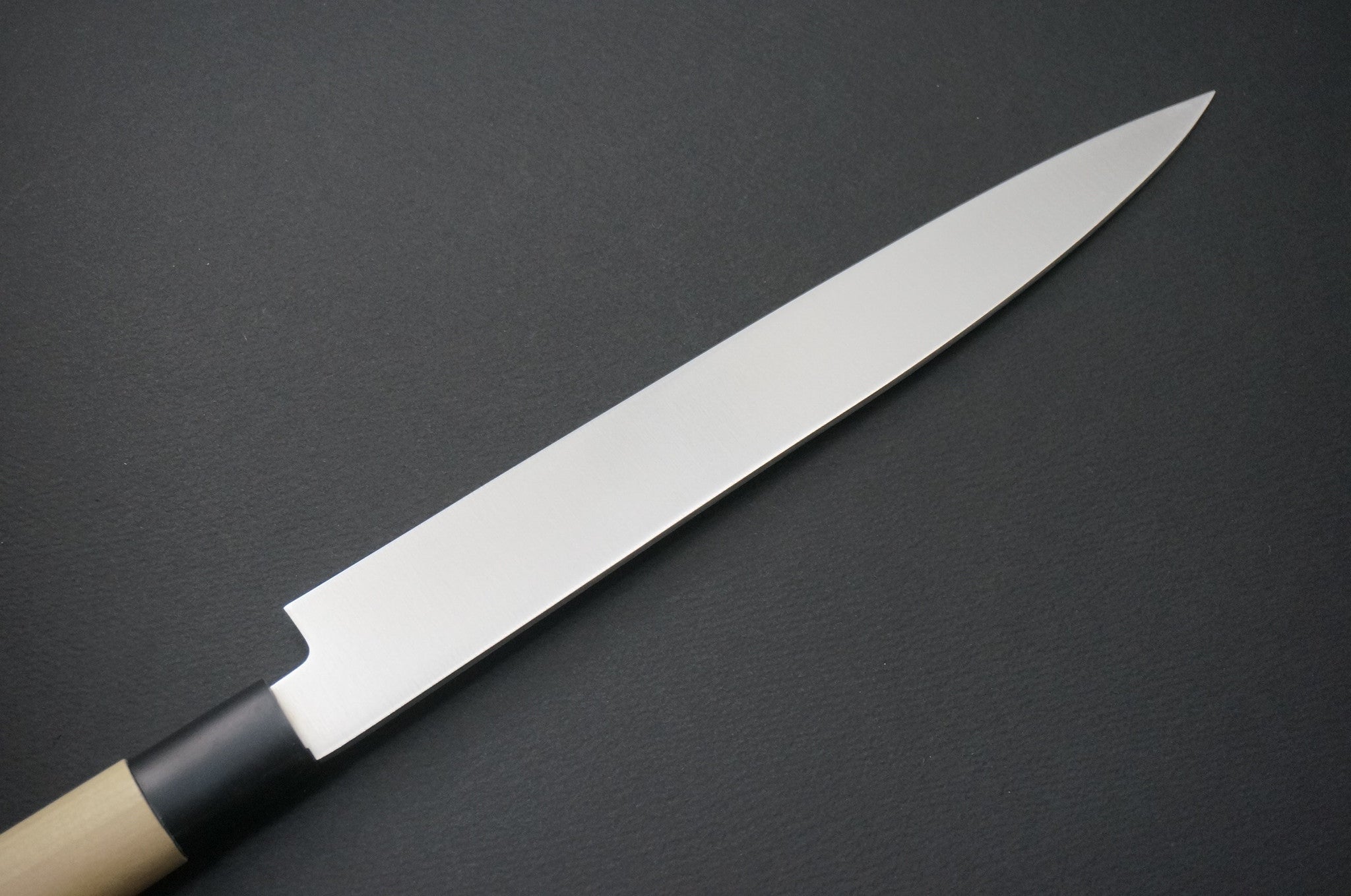 Tojiro Molybdenum Vanadium Steel Yanagiba Sashimi Knife 240mm - Japanese Professional Sushi & Sashimi Chef Knife for Precise Cutting - Perfect for Home Kitchens & Sushi Restaurants