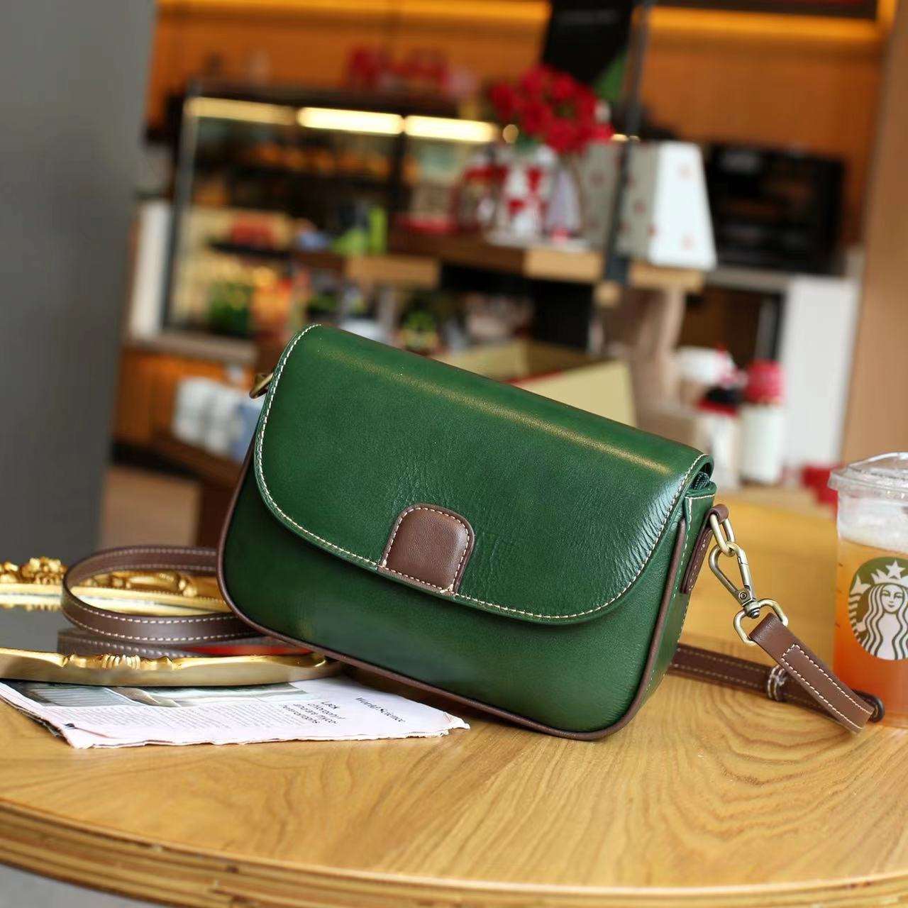 Stylish Compact Leather Crossbody Purse for Women - Fashionable Small Shoulder Bag with Adjustable Strap - Perfect for Travel, Shopping & Everyday Use