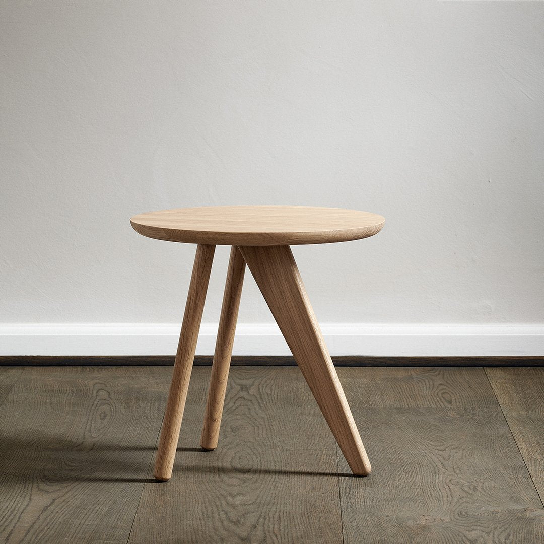 Hansen Hyldahl Fin Side Table by Norr11 - Modern Scandinavian End Table for Living Room, Bedroom & Office - Minimalist Wooden Nightstand with Sleek Design