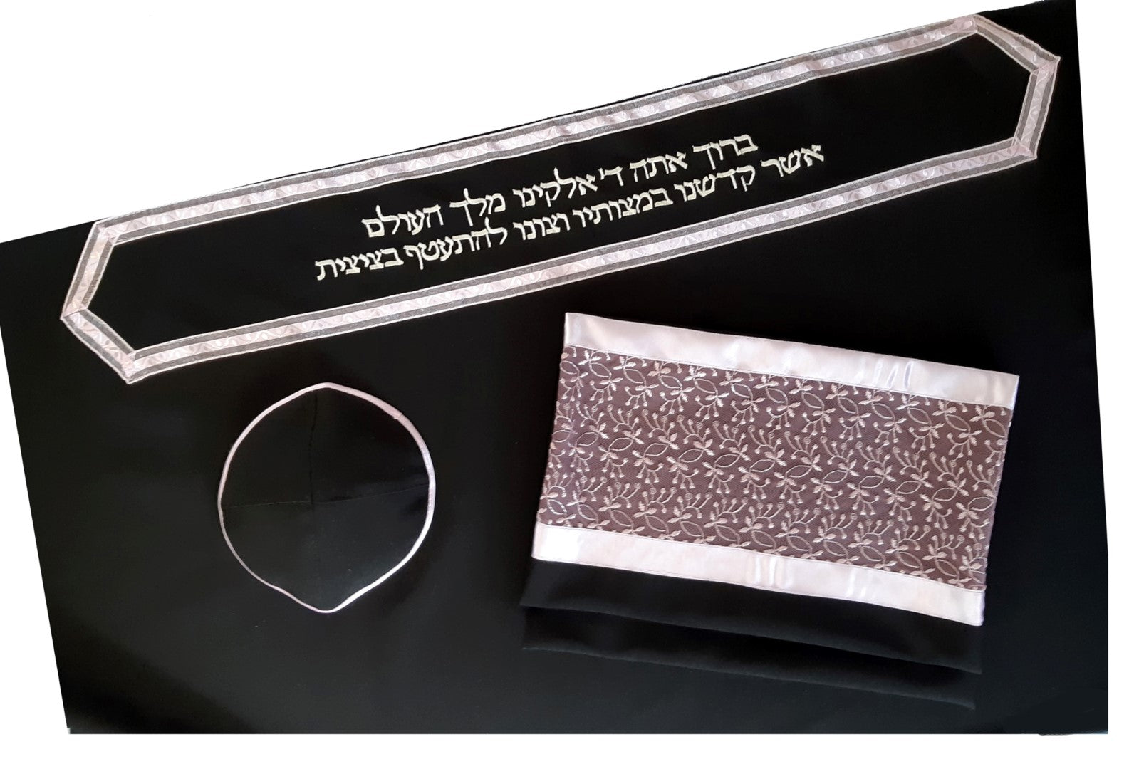 Royal Lilac Leaves Pattern Black Tallit Shawl for Women - Elegant Prayer Shawl for Bat Mitzvah, Synagogue Services & Jewish Ceremonies