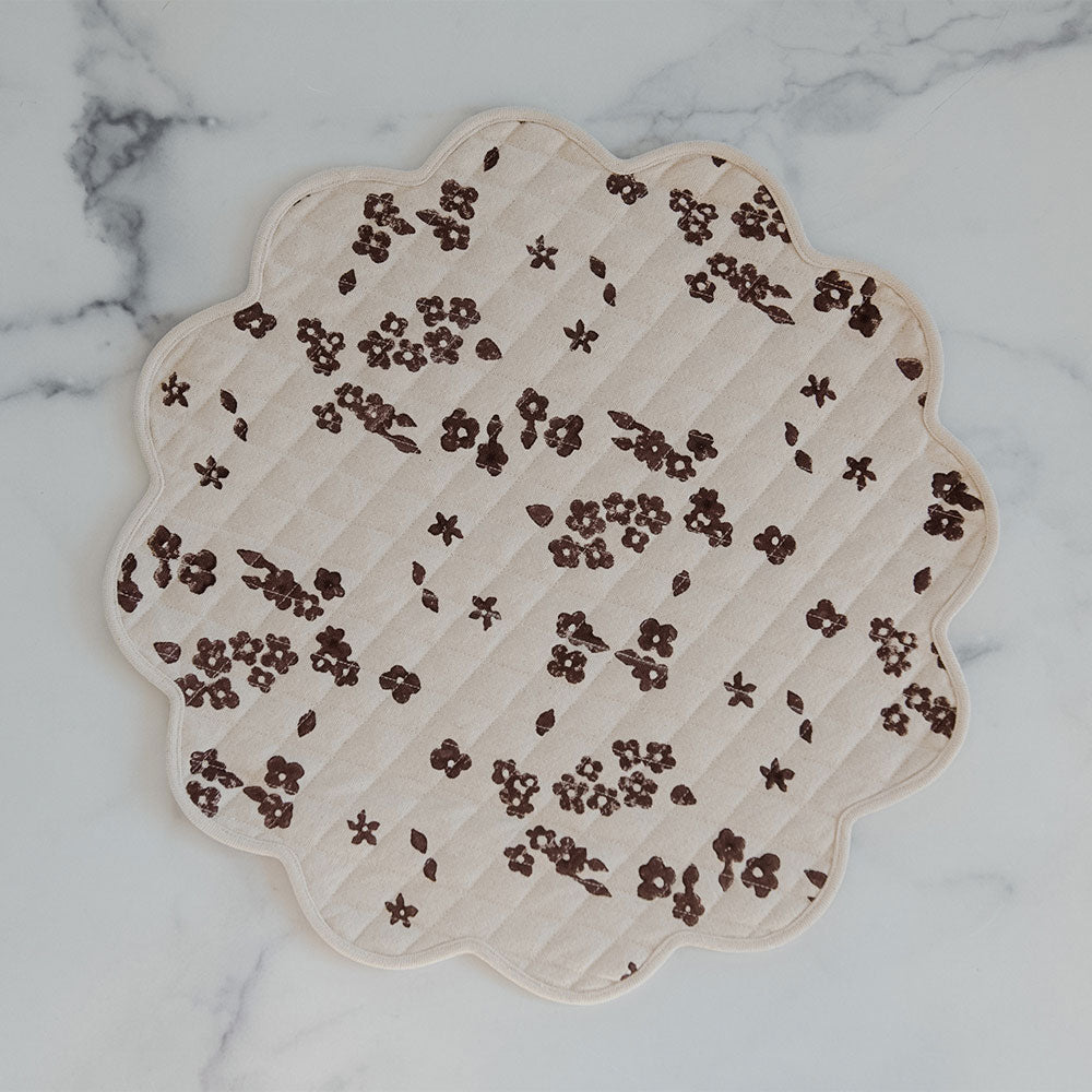Quilted Scallop Posy Placemat Set of 4 - Floral Embroidered Table Mats for Dining Room Decor, Kitchen Table Setting & Home Entertaining - Elegant Cotton Placemats for Everyday Use and Special Occasions
