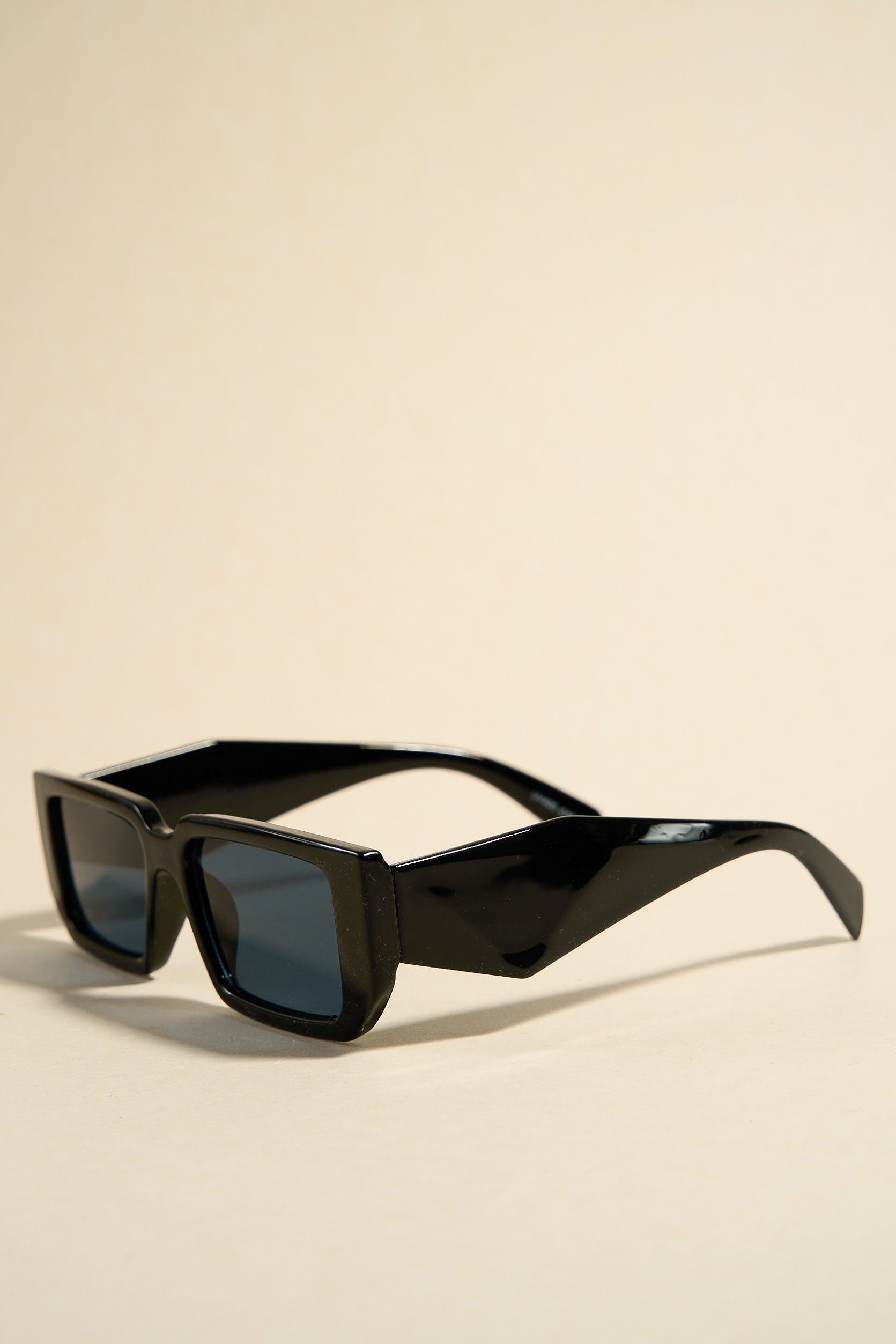 Como Black Sunglasses - Polarized UV Protection for Men & Women - Stylish Aviator Sunglasses for Driving, Beach & Outdoor Activities