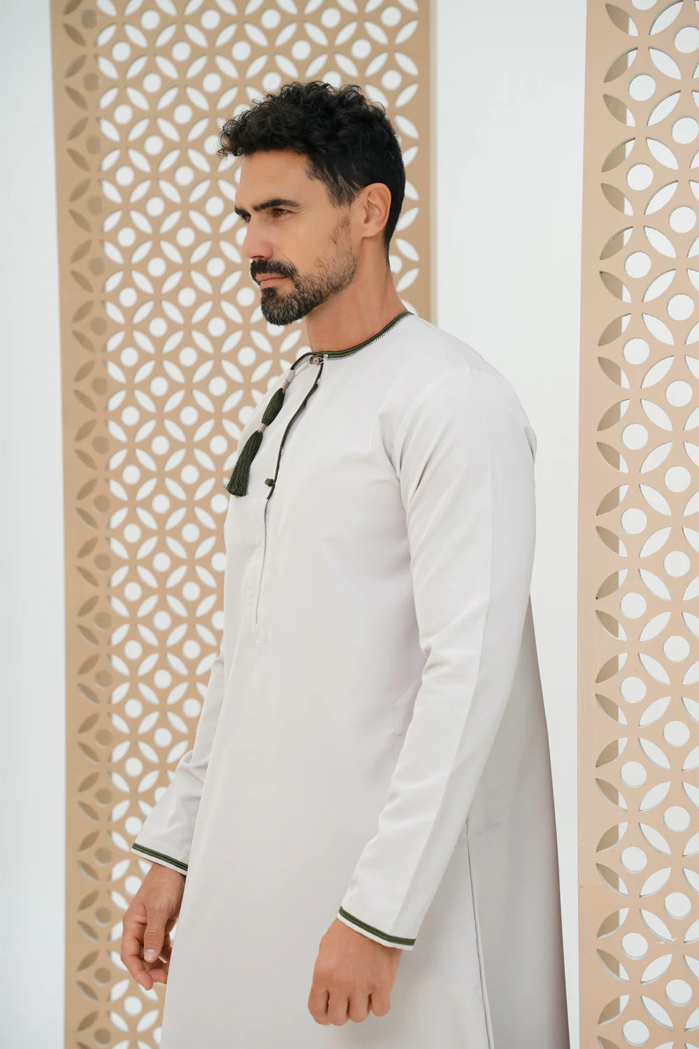Premium Faris Omani Thobe/Jubba - Ivory White Traditional Arabic Robe for Men | Eid, Wedding & Special Occasions