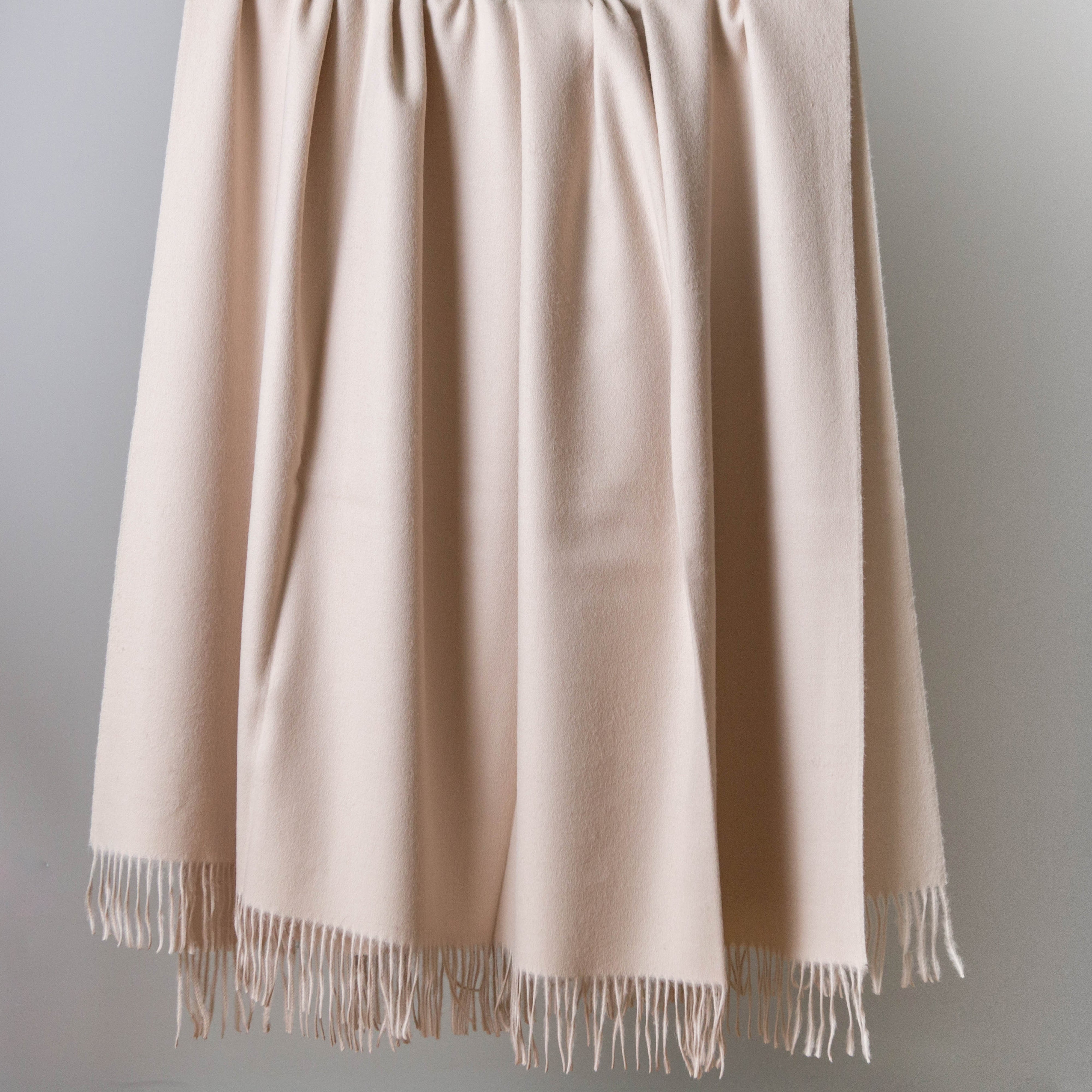 Soft & Cozy Alpaca Wool Throws - Ultra Warm Luxury Blanket for Winter, Home Decor & Gifts - Perfect for Sofa, Bed & Travel Use