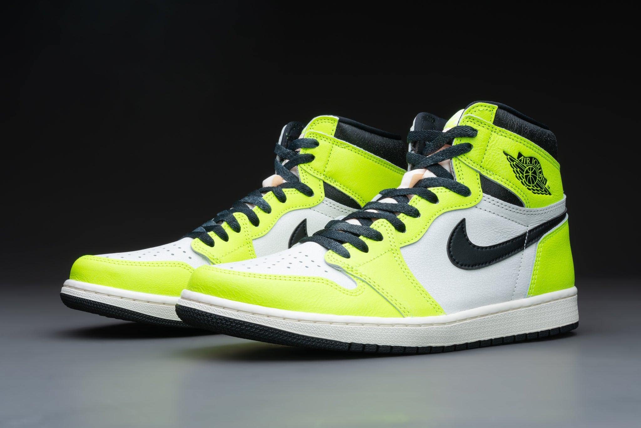 Nike Men's Air Jordan 1 Retro High OG Basketball Shoes - Classic Sneakers for Streetwear, Casual & Sports Performance