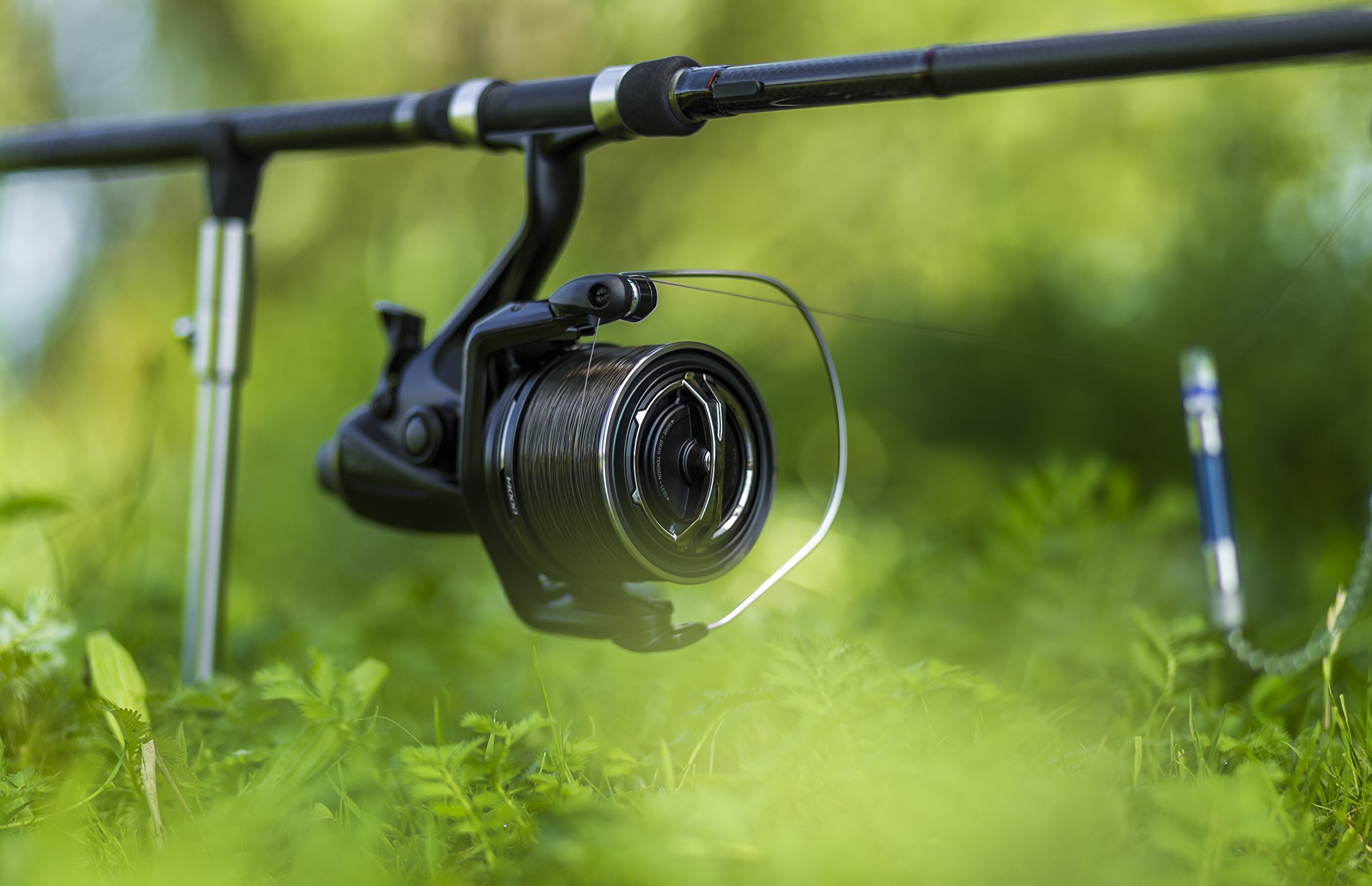 Shimano Baitrunner XT-B Longcast Medium Big Free Spool Fishing Reel - Saltwater & Freshwater Baitcasting Reel for Surf, Pier, and Boat Fishing