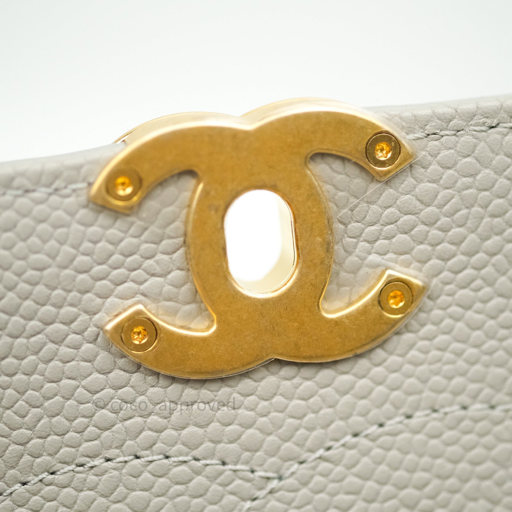 Chanel Chic Affinity Small Grained Calfskin Crossbody Bag in Grey with Gold Hardware - Perfect for Everyday Luxury & Evening Outings