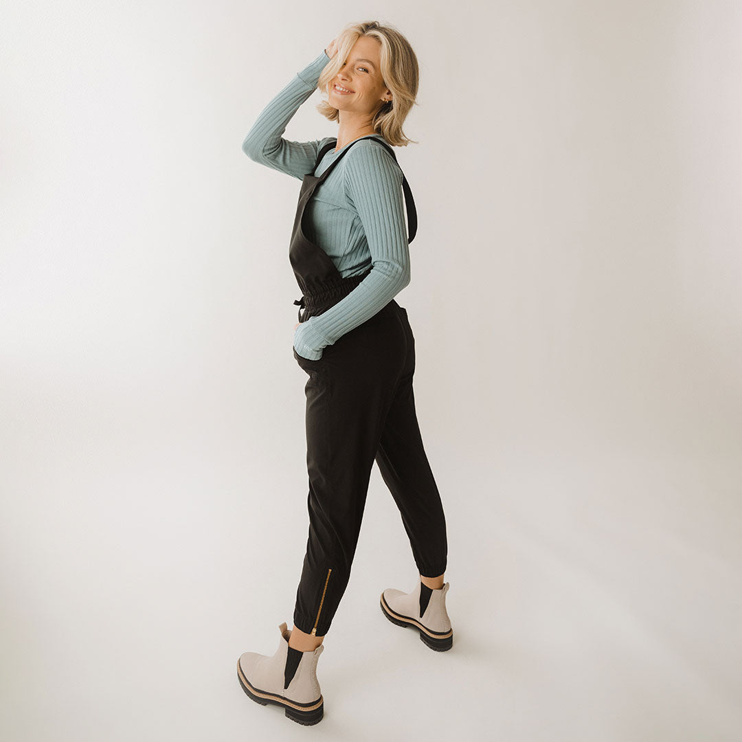 Black Classic Overalls Jumpsuit for Women & Men - Durable Denim Workwear Coveralls - Perfect for Farming, Construction & DIY Projects