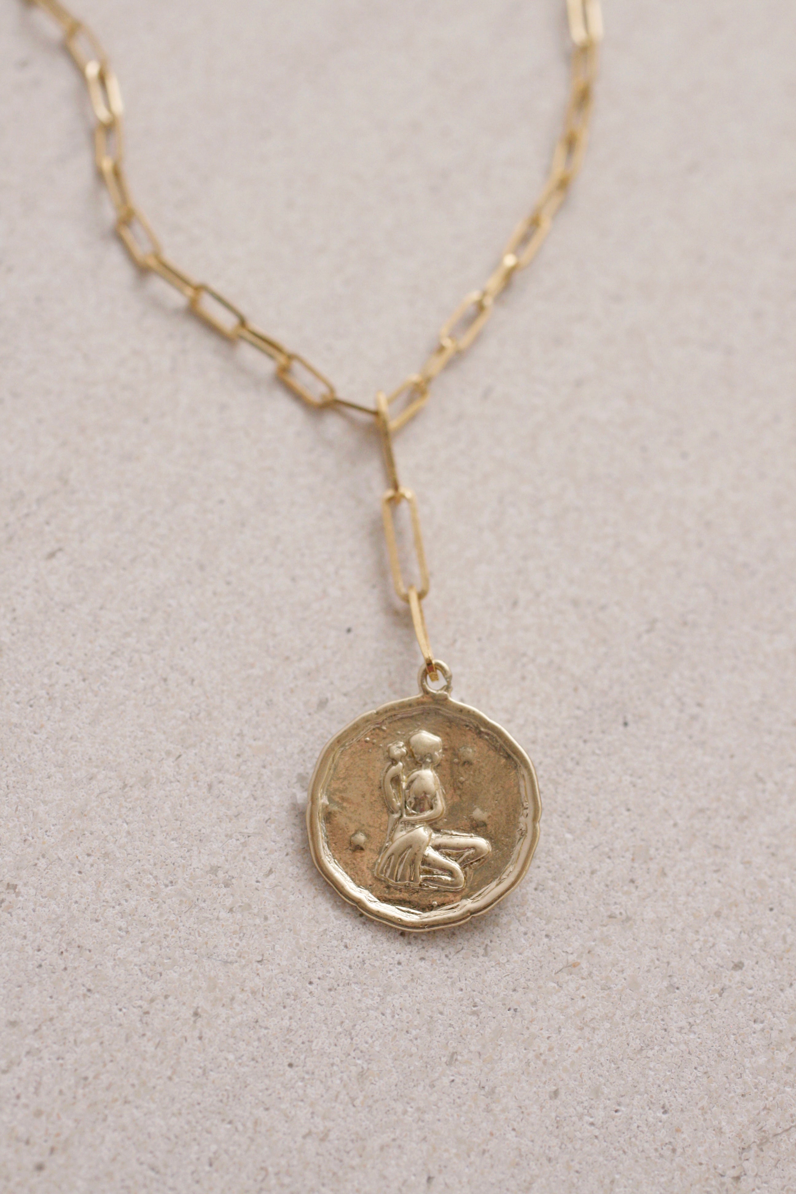 Stylish Paperclip Chain Zodiac Necklace - Personalized Zodiac Sign Jewelry for Women - Perfect for Daily Wear, Gifts & Special Occasions