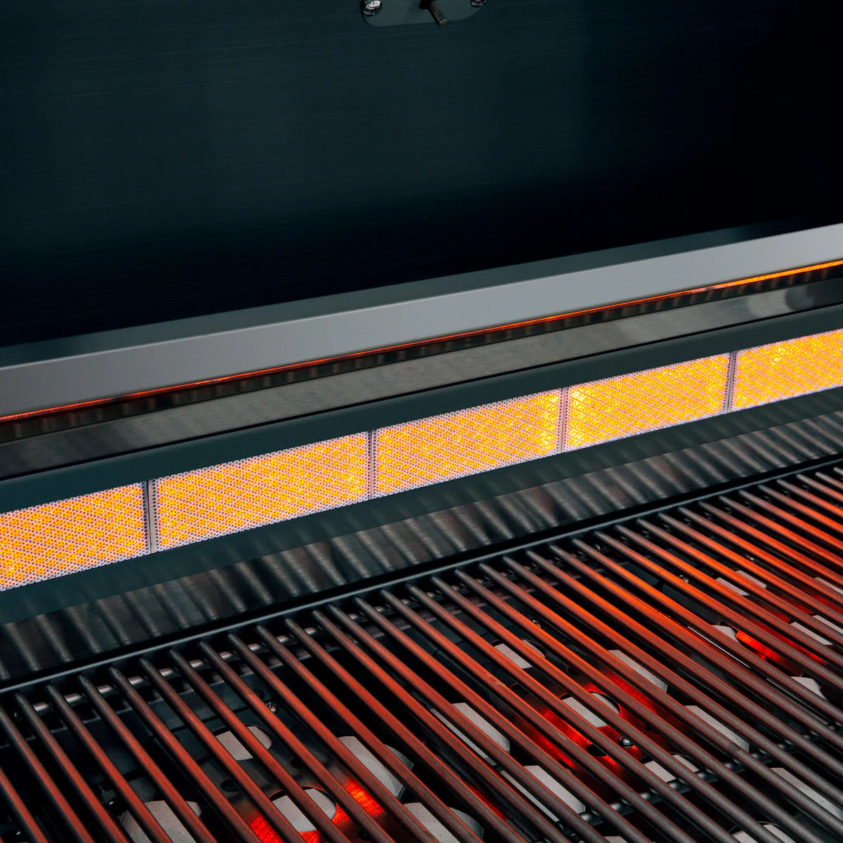 Summerset Grills Sizzler 40 Inch Built-In Natural Gas Grill for Outdoor Cooking - Perfect for Backyard BBQs, Patio Entertaining & Poolside Gatherings