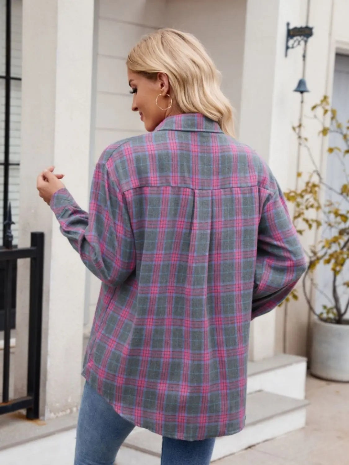 Men's Stylish Pocketed Plaid Collared Long Sleeve Shirt - Casual Office Wear & Outdoor Activities
