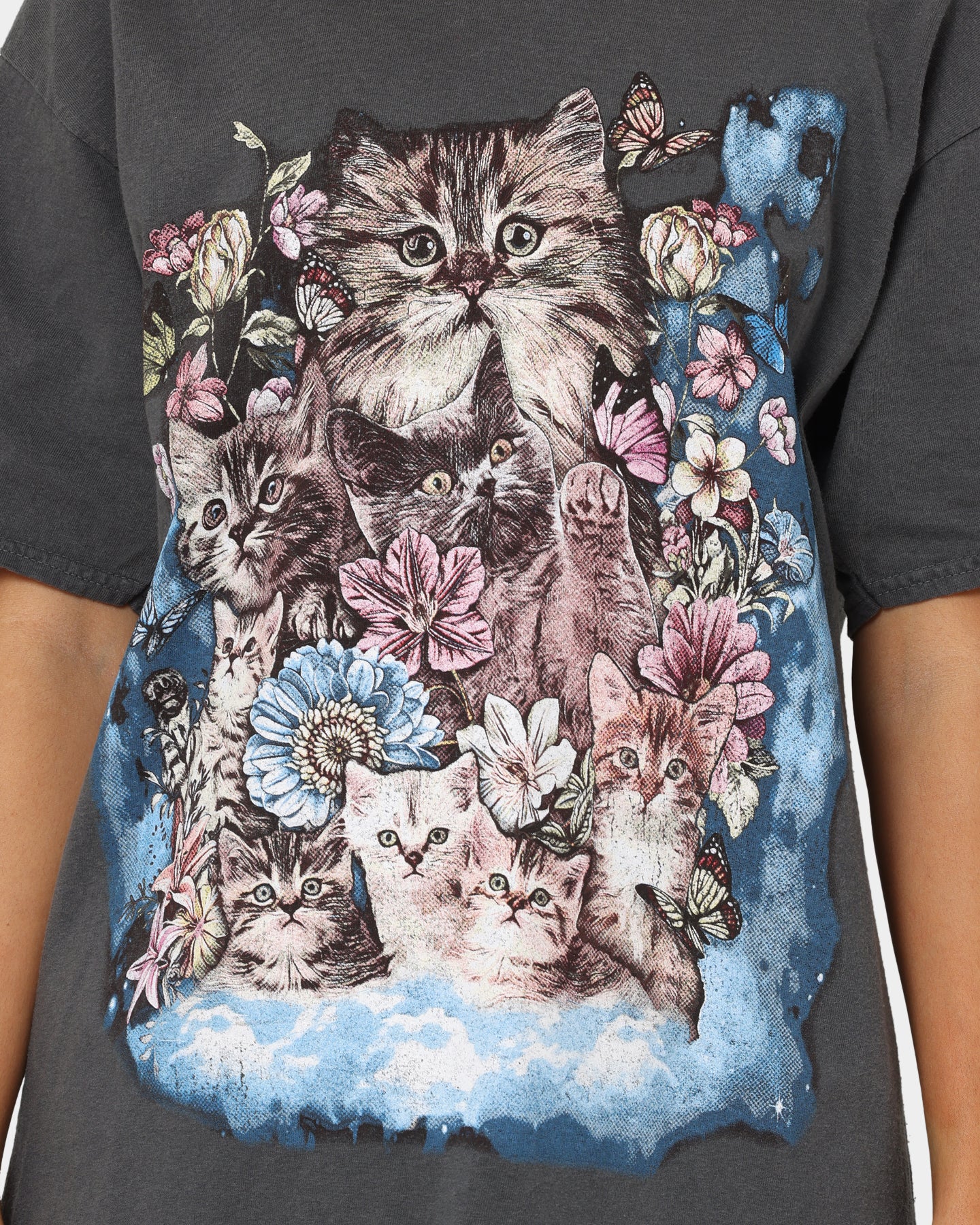 Vintage American Thrift OG Kitty Graphic T-Shirt in Off Black | Retro Cat Lover Tee for Women & Men | Perfect for Casual Wear, Street Style & Cat-Themed Outfits