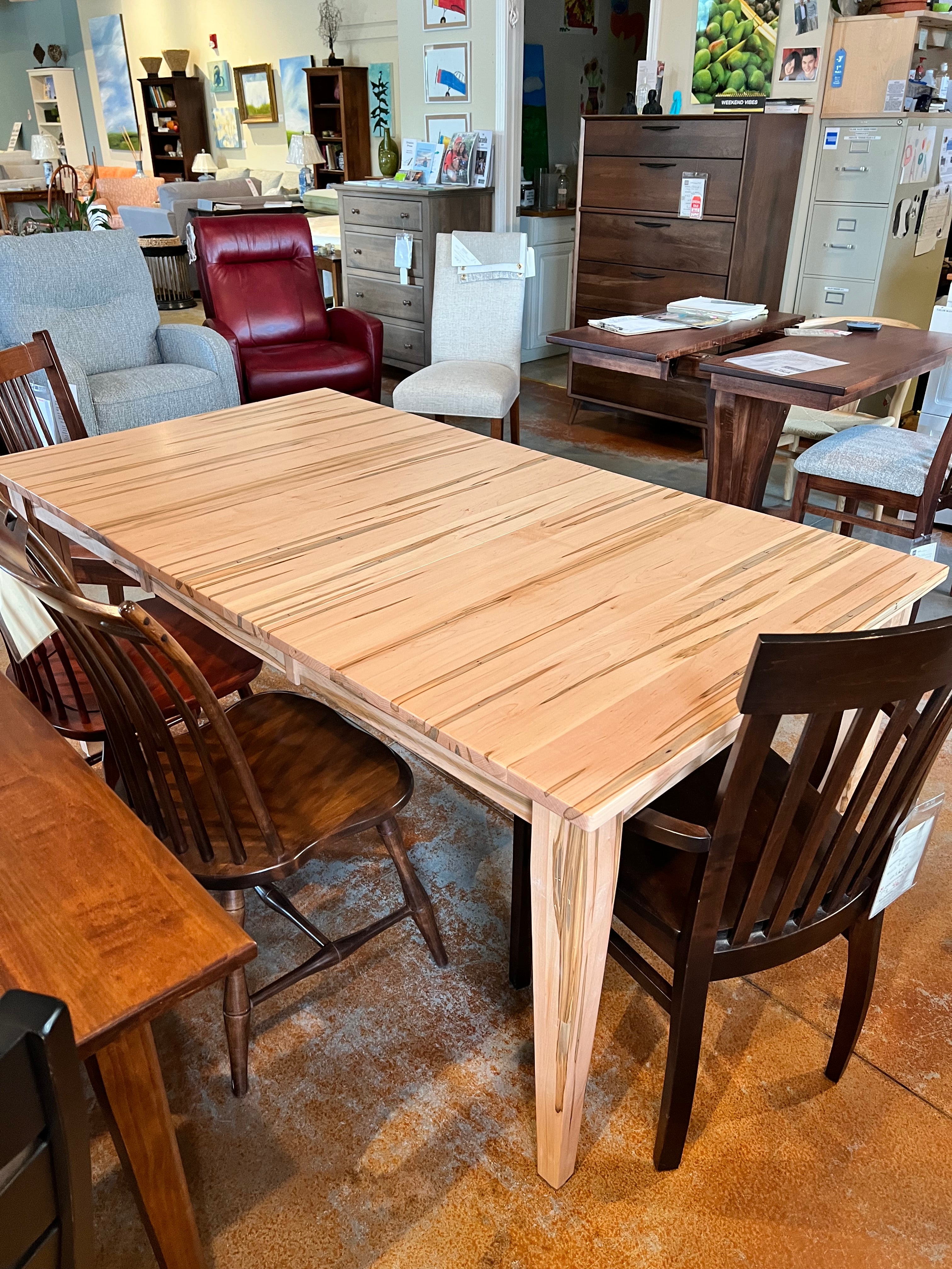 Premium Wormy Maple Butterfly Leaf Dining Table – Expandable & Stylish for Small Spaces | Perfect for Dining Rooms, Kitchens, and Entertaining