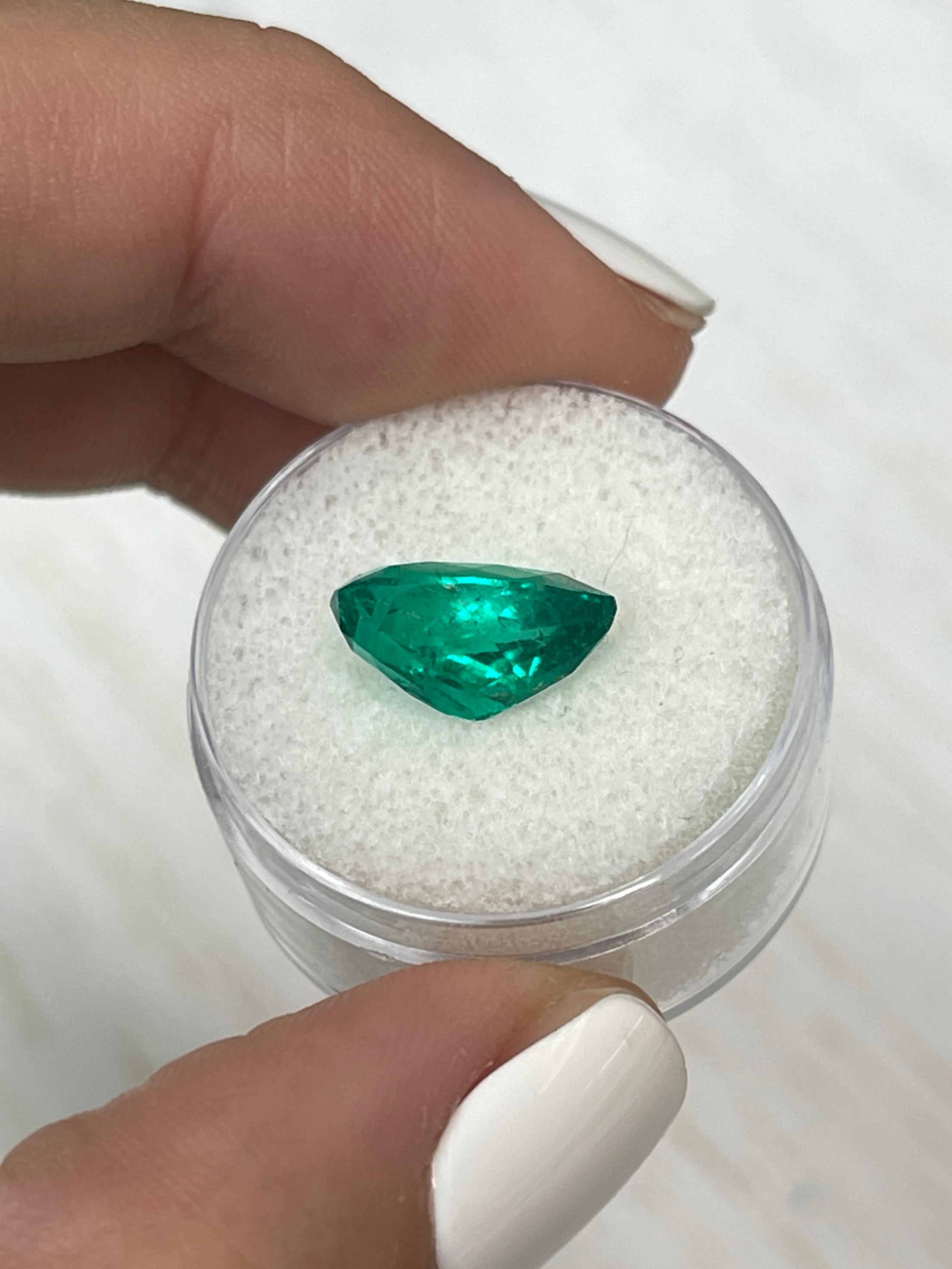 3.80 Carat Vivid Bluish Green Natural Loose Colombian Emerald Pear Cut Gemstone for Jewelry Making, Engagement Rings & Luxury Gifts