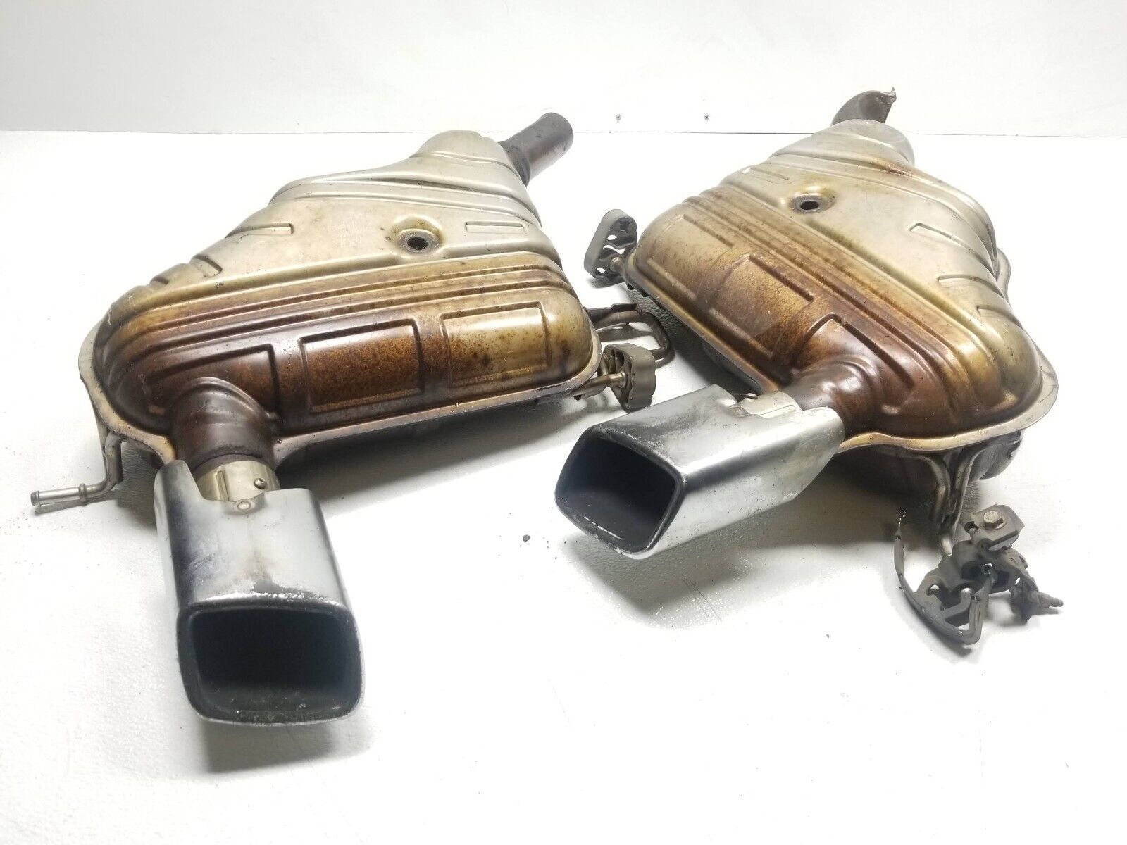 2006-2011 Mercedes ML500 Rear Exhaust Muffler Pair OEM W164 - Compatible with ML350 ML550, Perfect for Exhaust System Replacement & Performance Upgrade