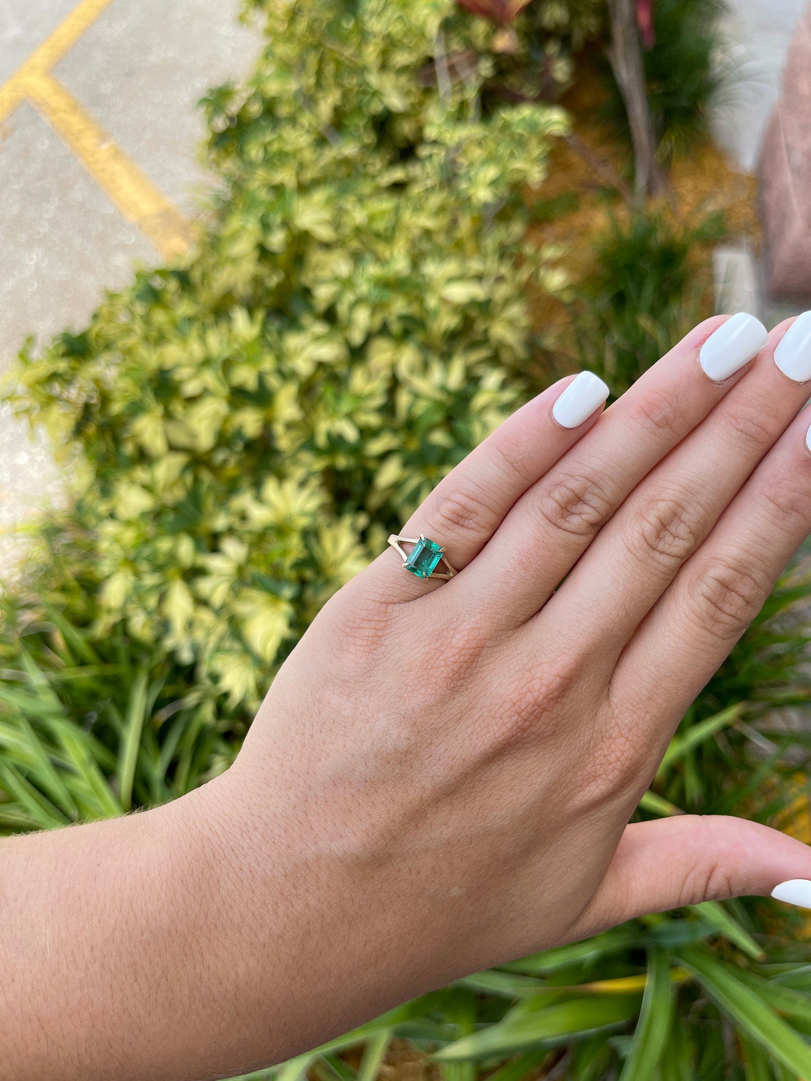 1.36ct 14K Gold Emerald Cut Vivid Green Natural Solitaire Split Shank Ring for Women - Elegant Engagement, Anniversary Gift & Special Occasion Jewelry