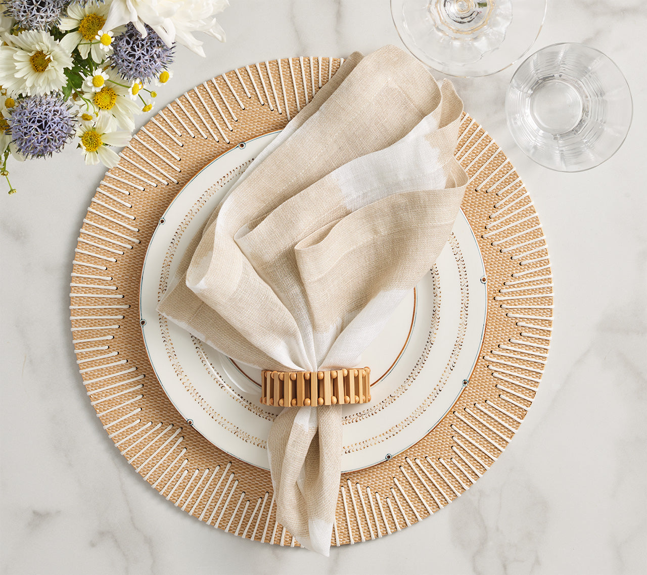 Dream Weaver Placemats Set of 4 - Elegant Woven Table Mats for Dining Room, Kitchen, or Outdoor Picnic - Perfect for Home Decor and Entertaining Guests