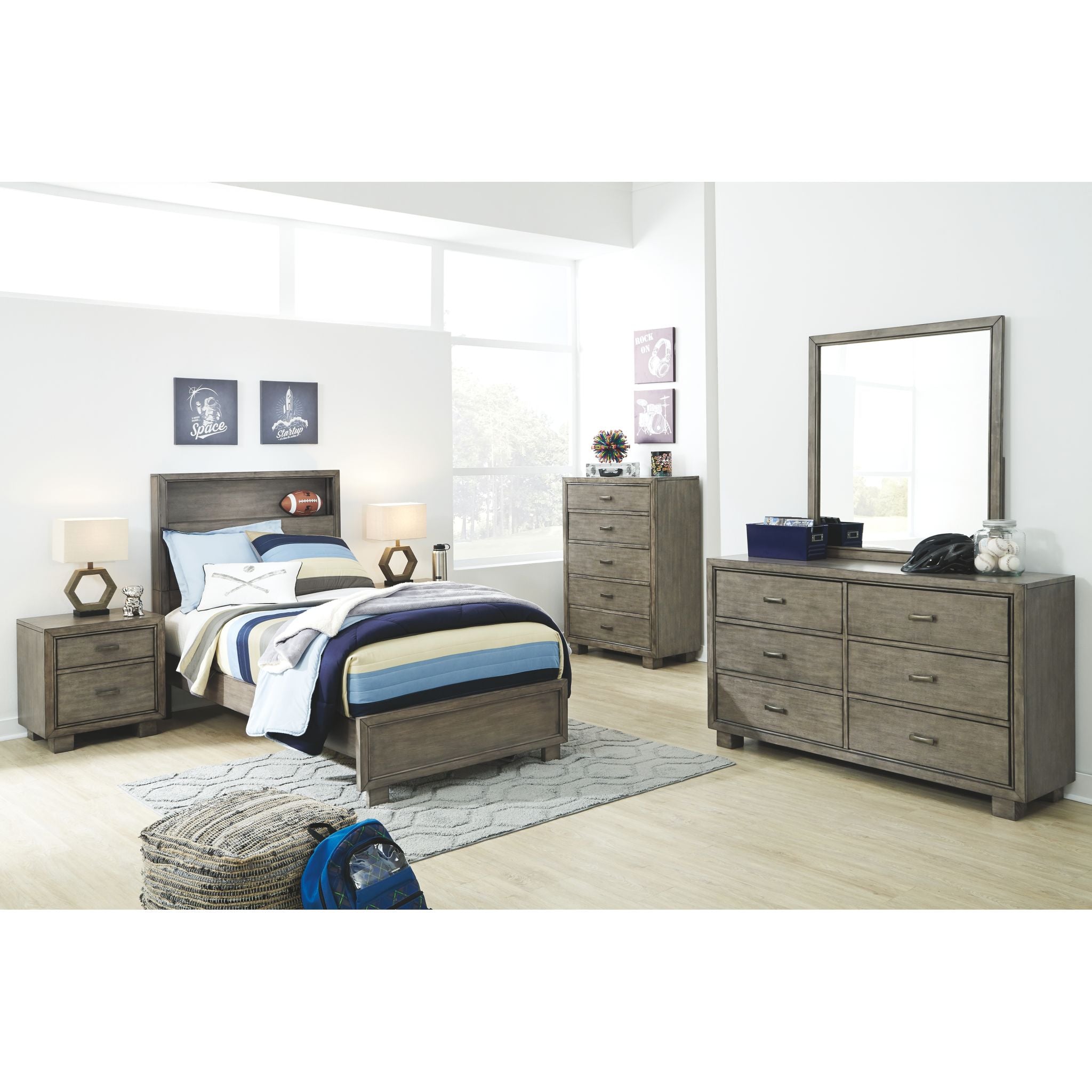 Ashley Arnett 3-Piece Queen Bed Set - Modern Bedroom Furniture with Headboard, Footboard & Rails - Perfect for Master Bedroom or Guest Room Decor