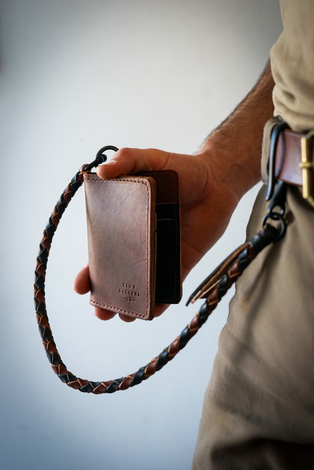 Mini Trucker Wallet with Braided Lanyard - Two Tone Oro Logger & Flat Black - Compact RFID Blocking Bifold Wallet for Men - Perfect for Travel, Work & Everyday Carry
