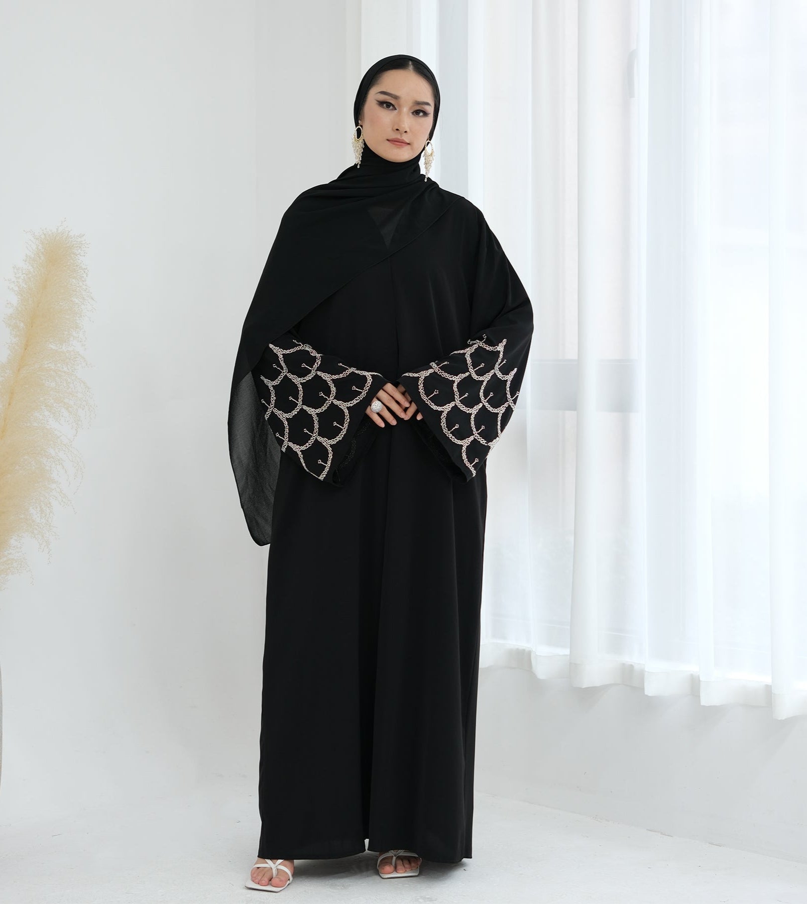 Elegant Irssane Nida Open Abaya Kimono - Black | Modest Muslim Dress for Women | Perfect for Prayer, Eid, and Special Occasions