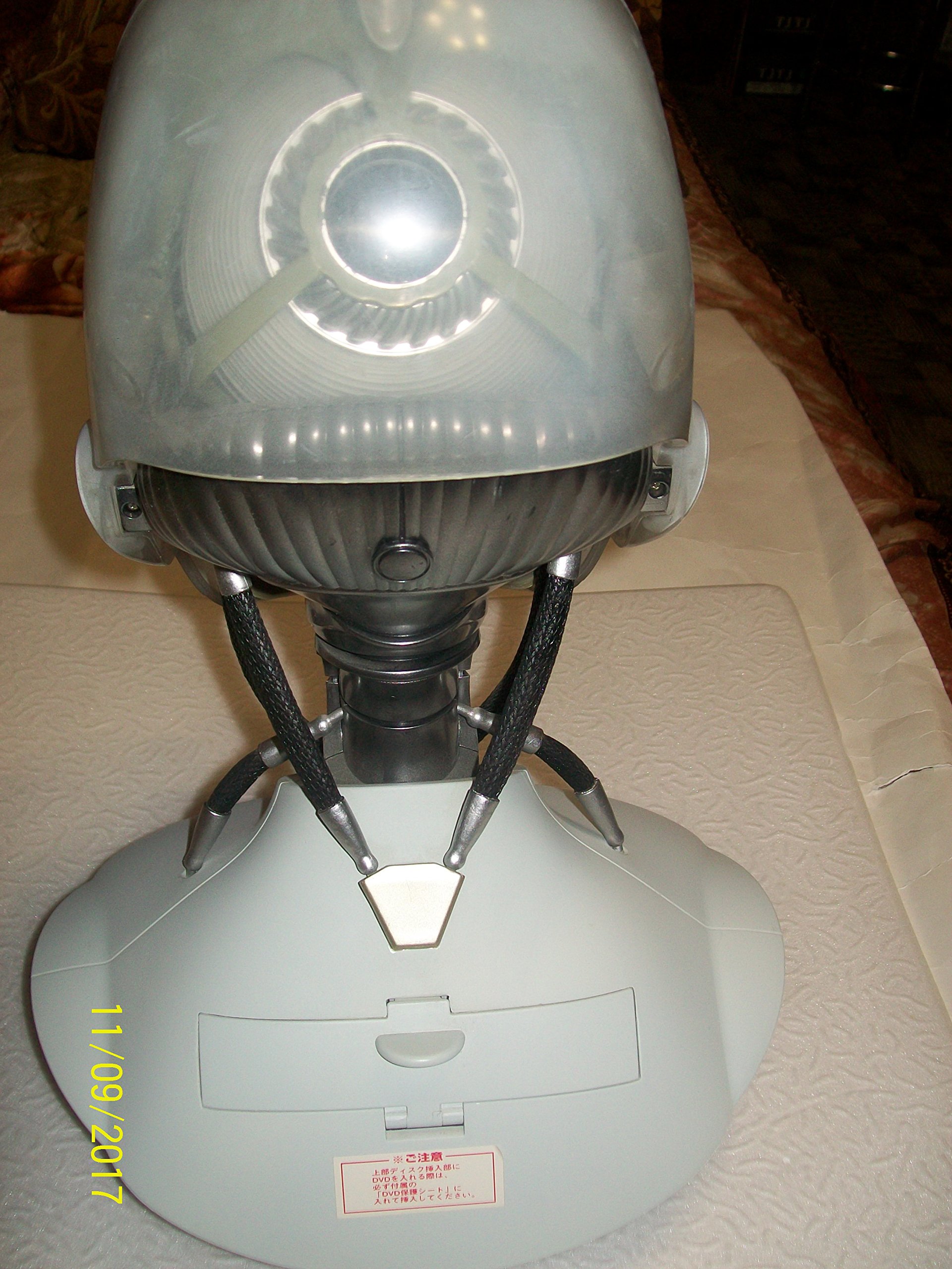 I, ROBOT Collector's Edition DVD + Blu-Ray Deluxe Set with Sonny Head Figure - Japan Import - Perfect for Sci-Fi Movie Fans and Robot Collectors - Great for Home Theater Display and Gift Giving