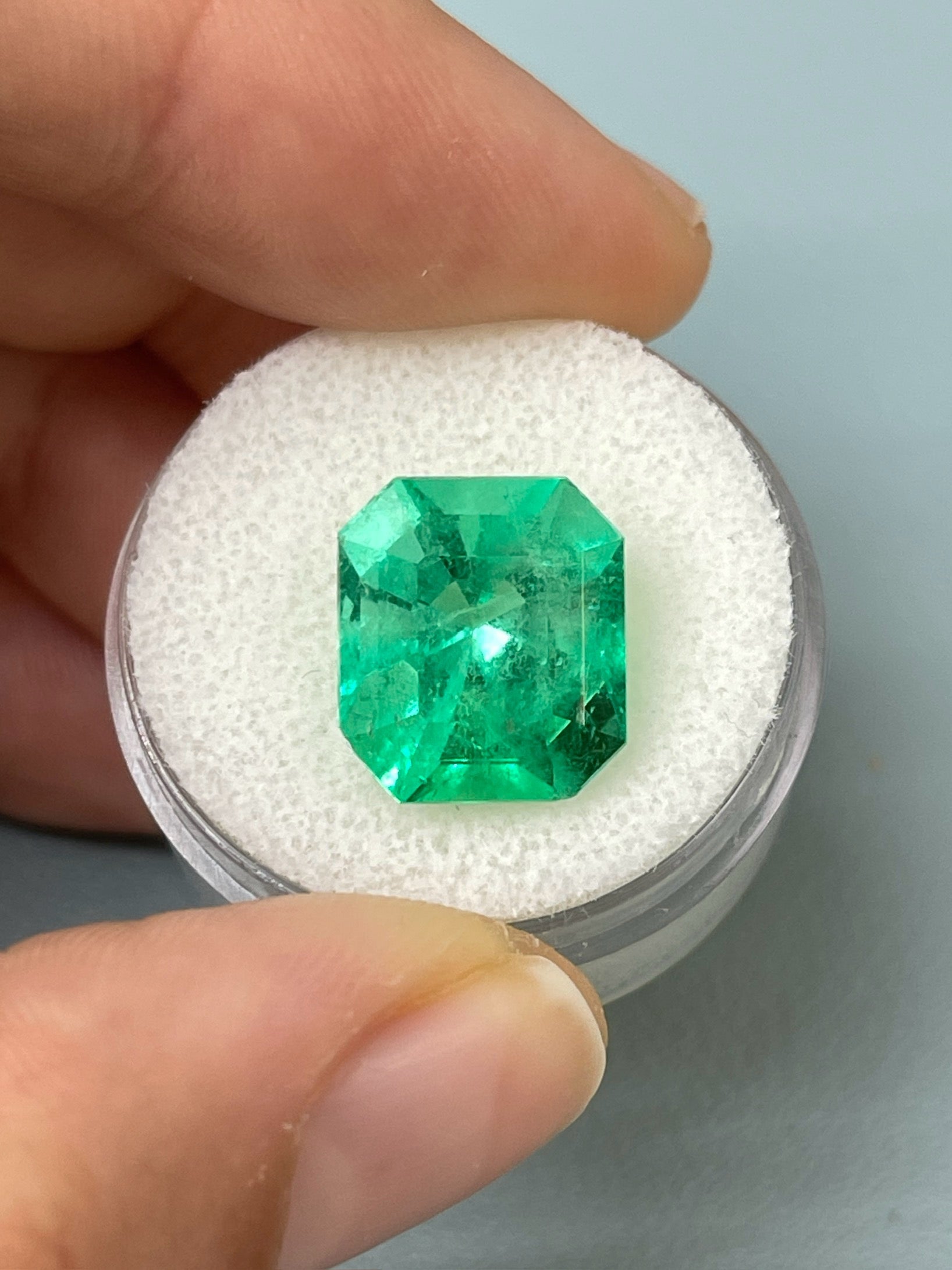 7.92 Carat 13x11.5mm Chunky Emerald Cut Loose Colombian Emerald Gemstone for Jewelry Making - Engagement Rings, Pendants & Fine Jewelry Designs