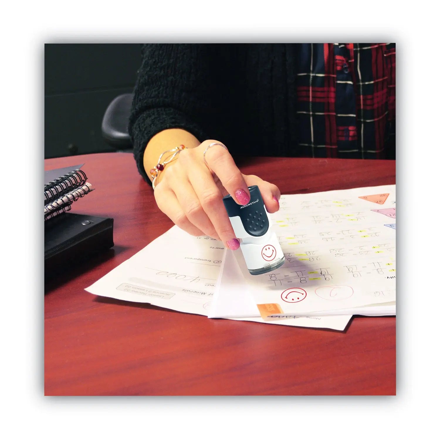 ACCUSTAMP® Pre-Inked Round Stamp - Smiley Face Design, 0.63