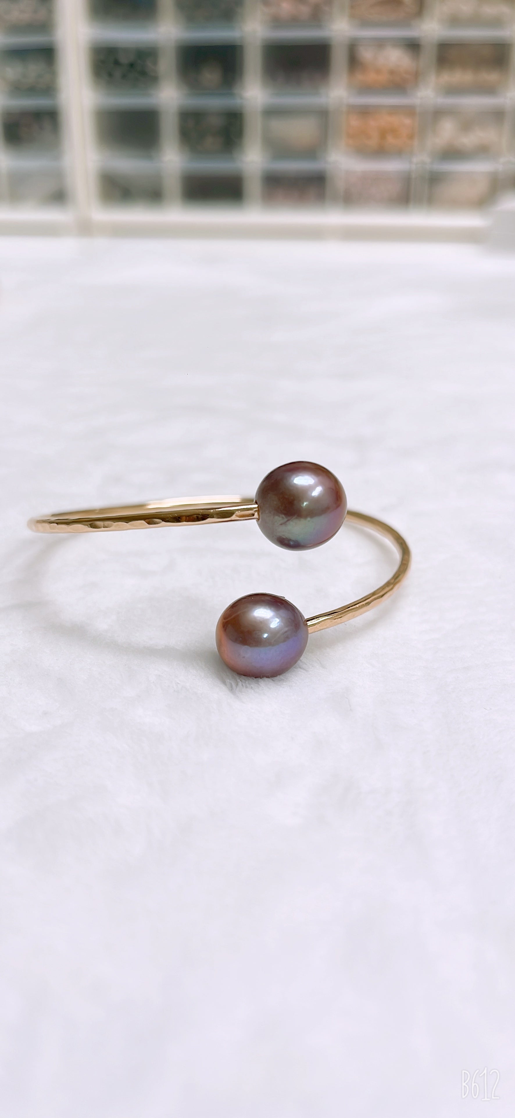 LEIA Cuff Bracelet with Purple Edison Pearls - Elegant Jewelry for Women, Perfect for Weddings, Parties & Special Occasions