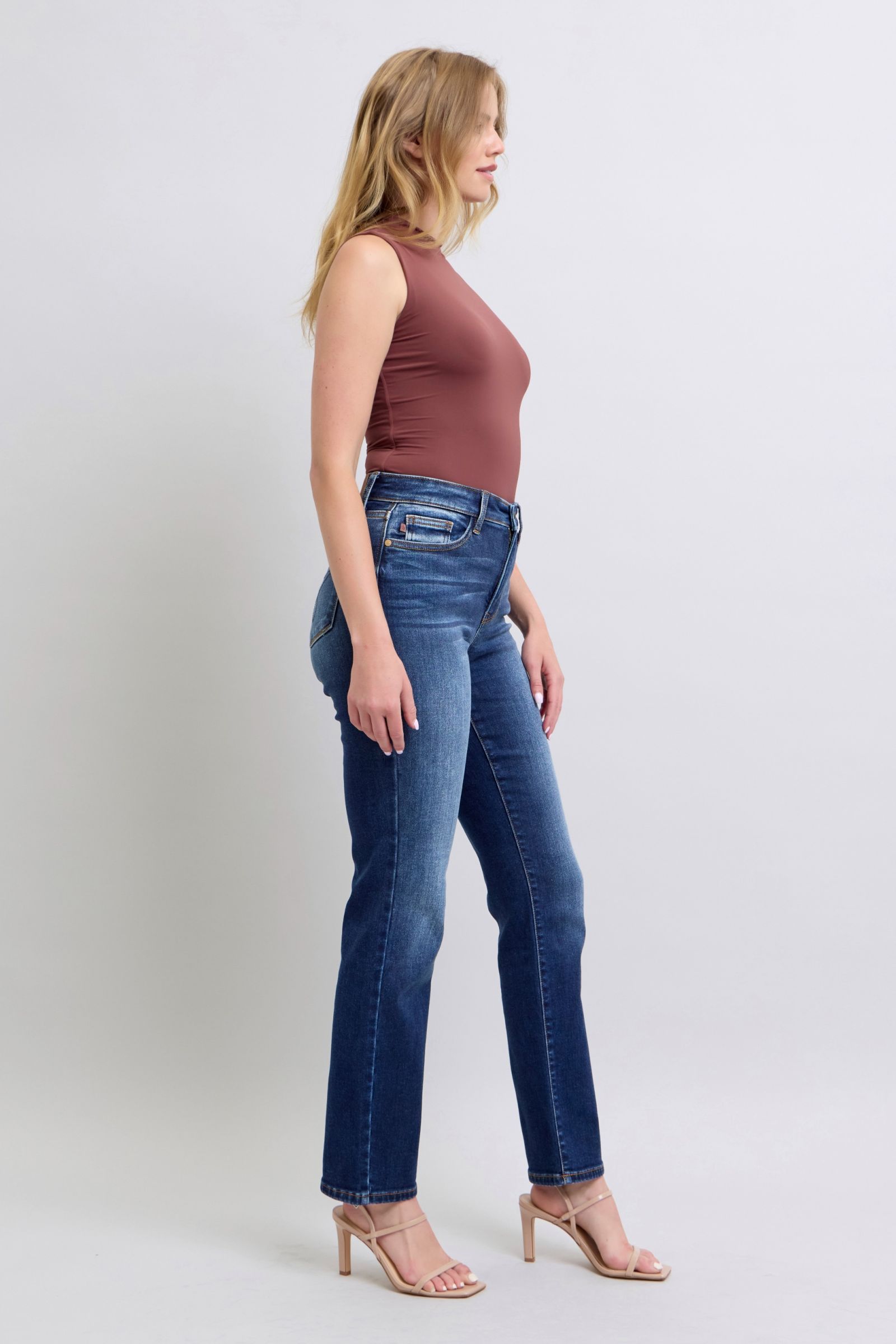 Judy Blue Women's Full Size Washed Straight Leg Jeans with Pockets - Comfortable Denim Pants for Casual Wear & Everyday Outfits