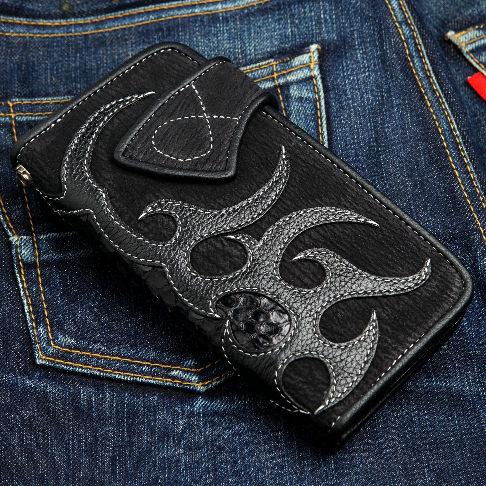 Genuine Black Leather Biker Wallet with Tribal Skull Snap - Stylish & Durable Motorcycle Wallet for Men - Perfect for Bikers, Riders & Outdoor Enthusiasts