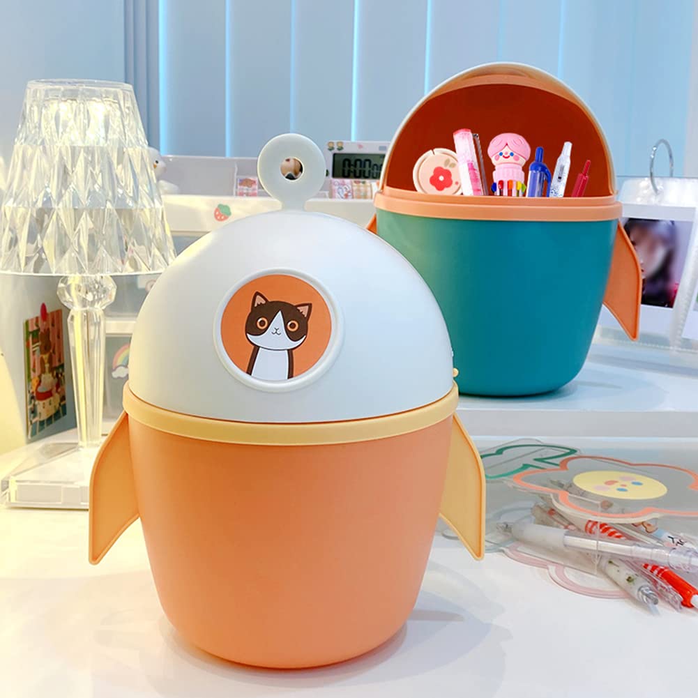 WAYUTO Rocket Swing Lid Desktop Trash Can with Pen Holder - Detachable Plastic Storage Bin & Mini Wastebasket for Home, Office, Bedroom, Living Room, Kitchen - Perfect for Organizing Pens, Pencils & Small Trash (Green)