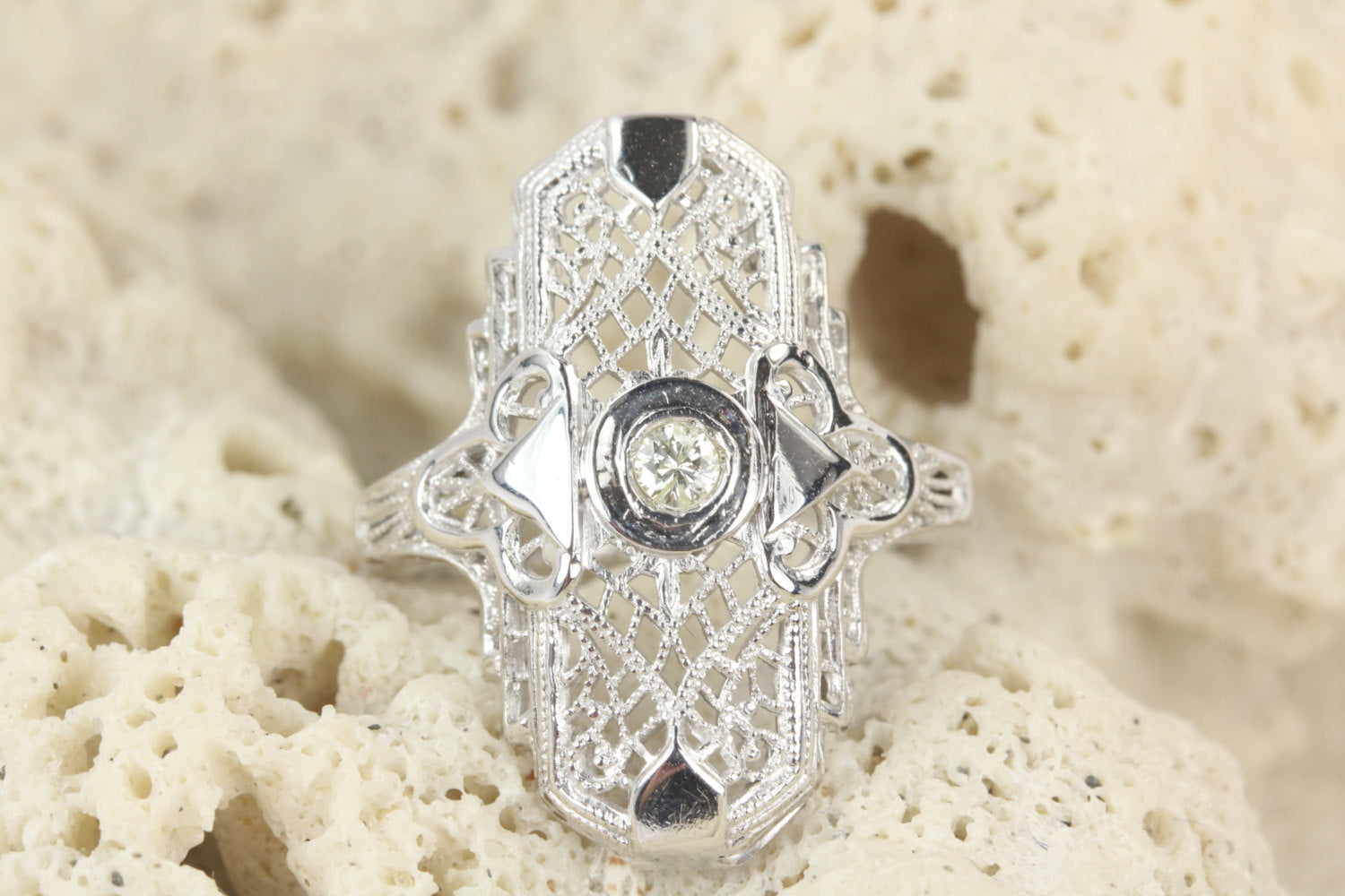 Vintage Art Deco 0.20ct Diamond Cocktail Ring in 14K Gold with Filigree & Milgrain Detailing - Perfect for Weddings, Anniversaries & Special Occasions