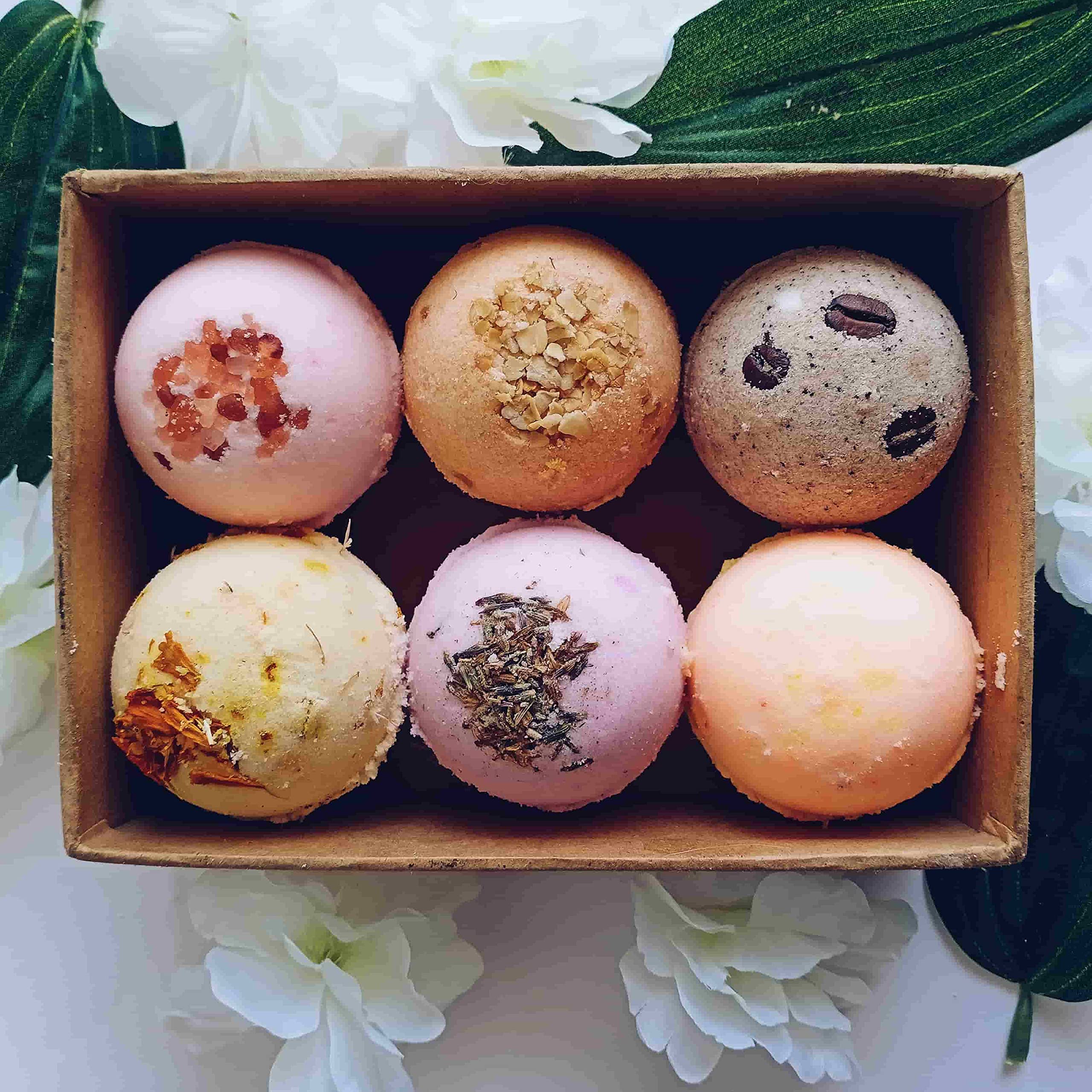 Aaranyam Luxury Bath Bomb with Rose Petals, Coffee, Calendula, Oats, Pink Salt & Lavender - Hydrating & Moisturizing for Relaxing Spa Experience (75g, Pack of 6) | Perfect for Self-Care, Gift Giving & Stress Relief