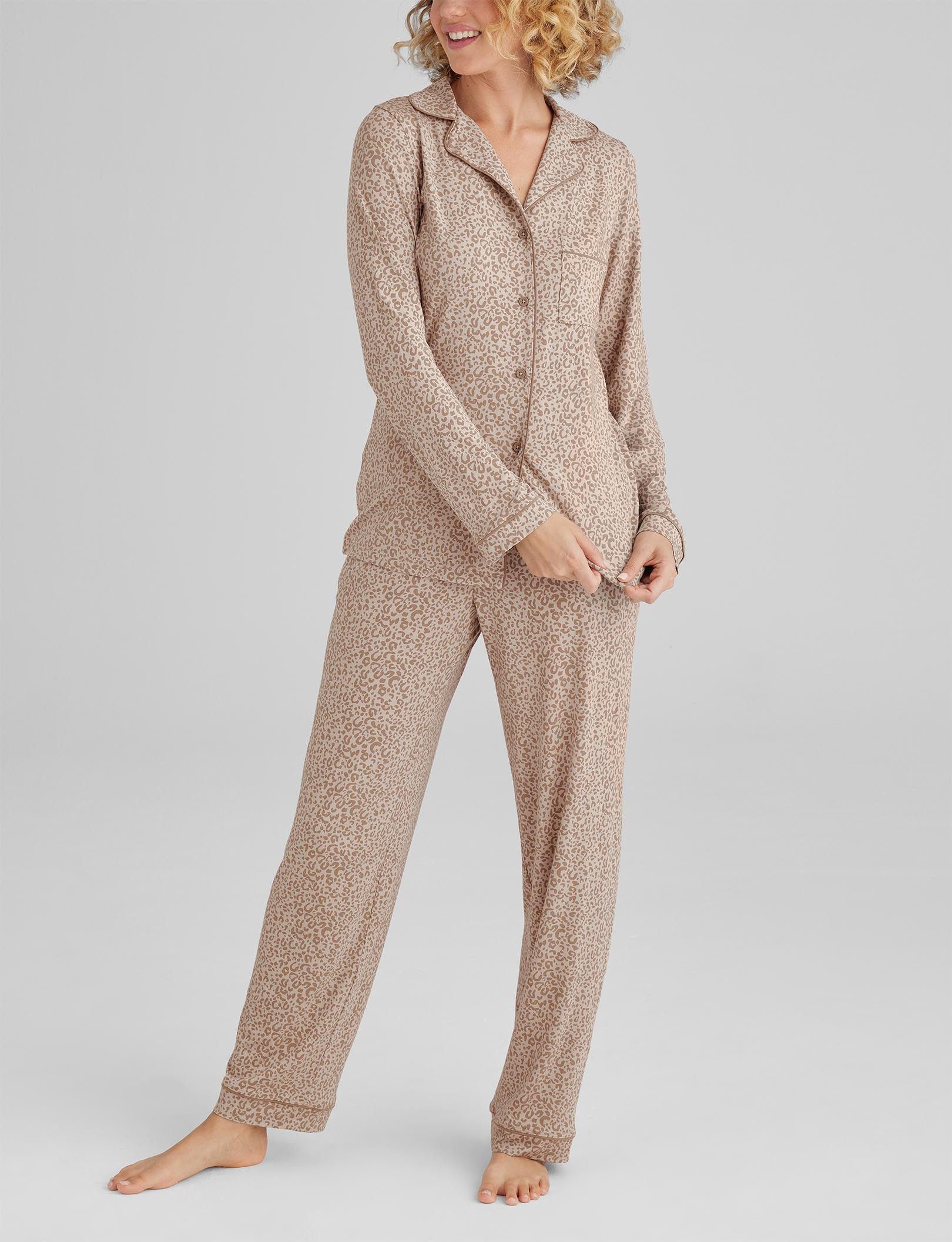 Cozy Women's Long Sleeve Pajama Set - Soft Sleepwear Loungewear for Relaxing at Home & Bedtime Comfort