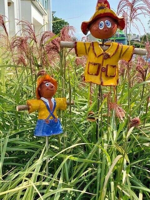 Handmade Frostproof Ceramic Scarecrow Lawn Stake - Yellow Outdoor Garden Decor Statue - Unique Gift for Gardeners (Men & Women) - Perfect for Yard, Patio & Farmhouse Decor