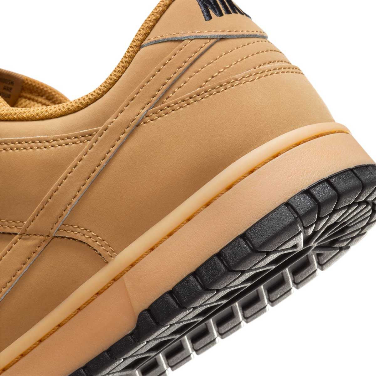 Nike Dunk Low Retro SE 'Low Wheat' Sneakers - Men's Casual Shoes for Streetwear & Everyday Comfort | Perfect for Urban Fashion, Gym, and Daily Wear