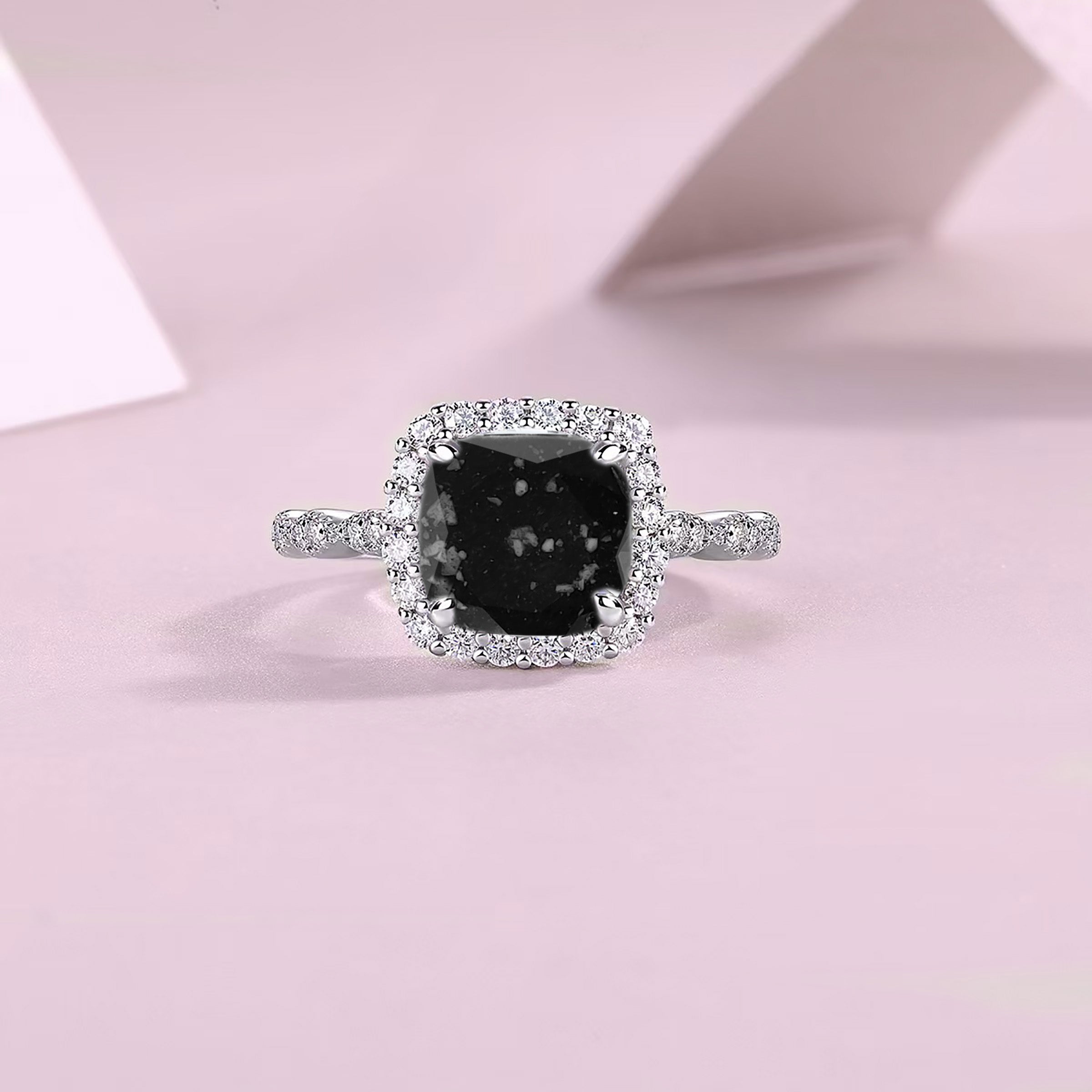 Golden Grace: Elegant Ashes Ring for Memorial Keepsake - Perfect for Remembrance, Funeral, or Cremation Jewelry - Ideal for Grieving Loved Ones & Honoring Memories