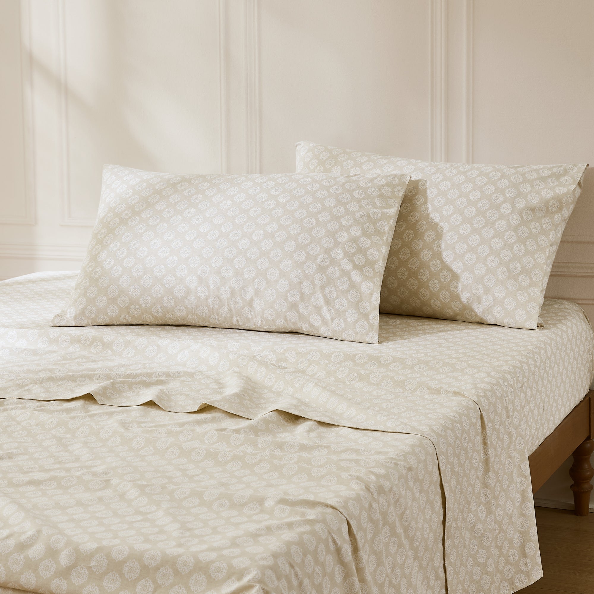 Premium 100% Cotton Sheet Set - Soft & Breathable Bed Sheets for Ultimate Comfort - Queen Size, 4-Piece Set - Perfect for Home, Hotel, and Airbnb Use