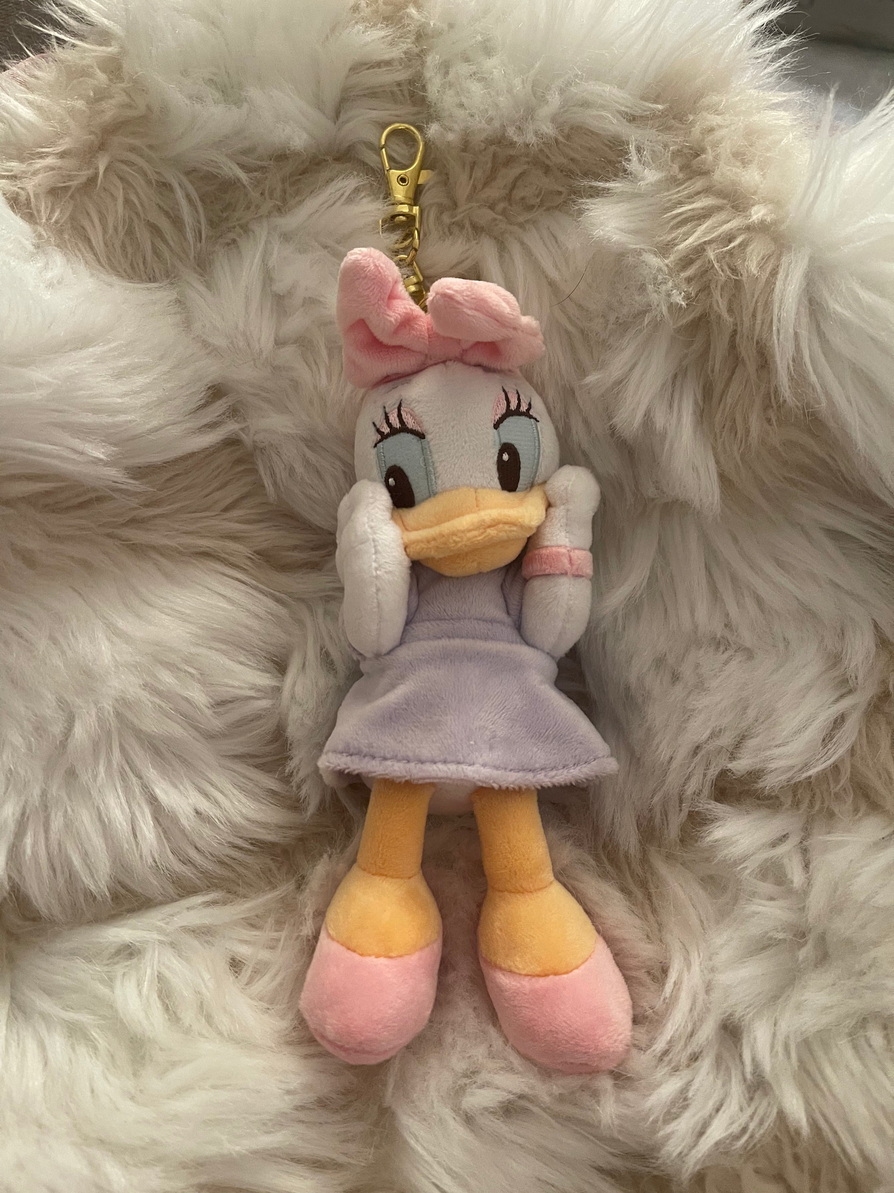 Disney Daisy Duck Keychain Plush Toy - Matching Twin Collection for Kids & Adults - Perfect for Backpacks, Gifts, and Disney Fan Accessories